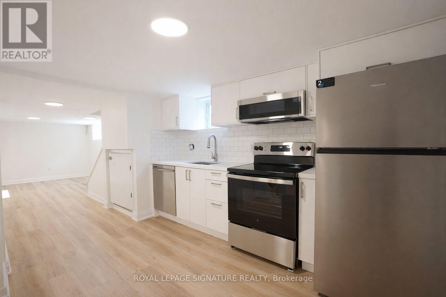 B - 5 Twentieth Street, Toronto, Ontario  M8V 3L5 - Photo 8 - W13167604