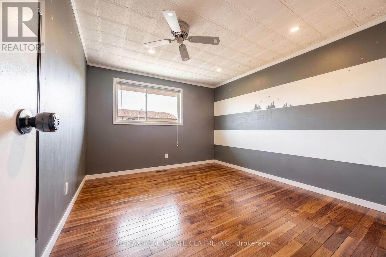 56 Ashbury Avenue E, London South, Ontario N6E 1T1 - Photo 11 - X13167624