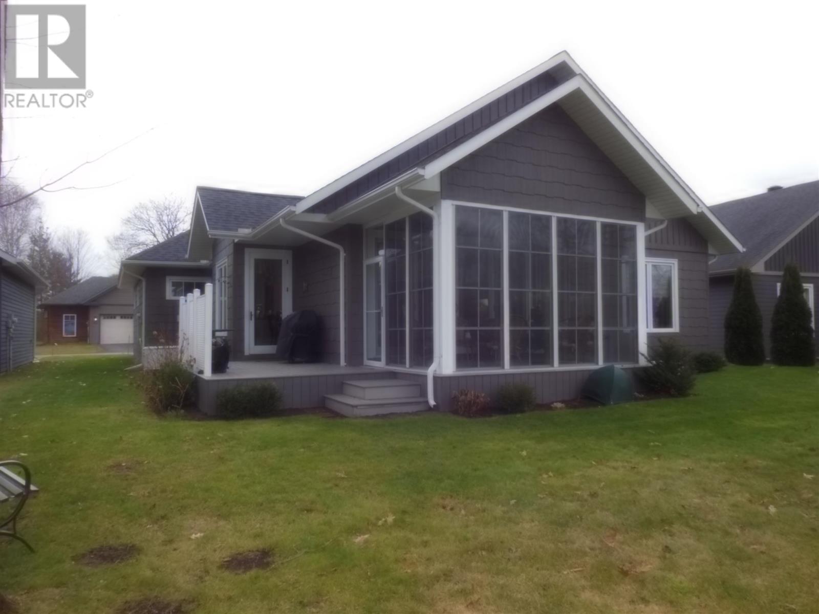 93 Crimson Ridge Dr, Sault Ste. Marie, Ontario  P6A 0B5 - Photo 5 - SM260324