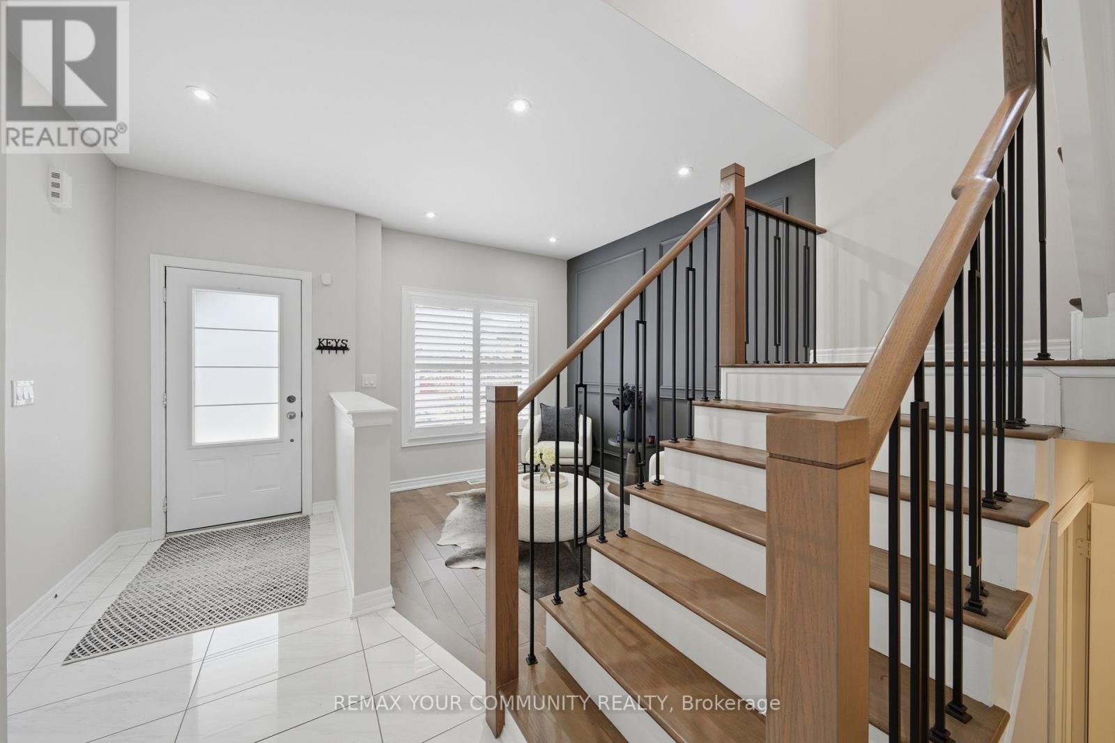 275 Sharon Creek Drive, East Gwillimbury, Ontario L9N 0P4 - Photo 2 - N13154878