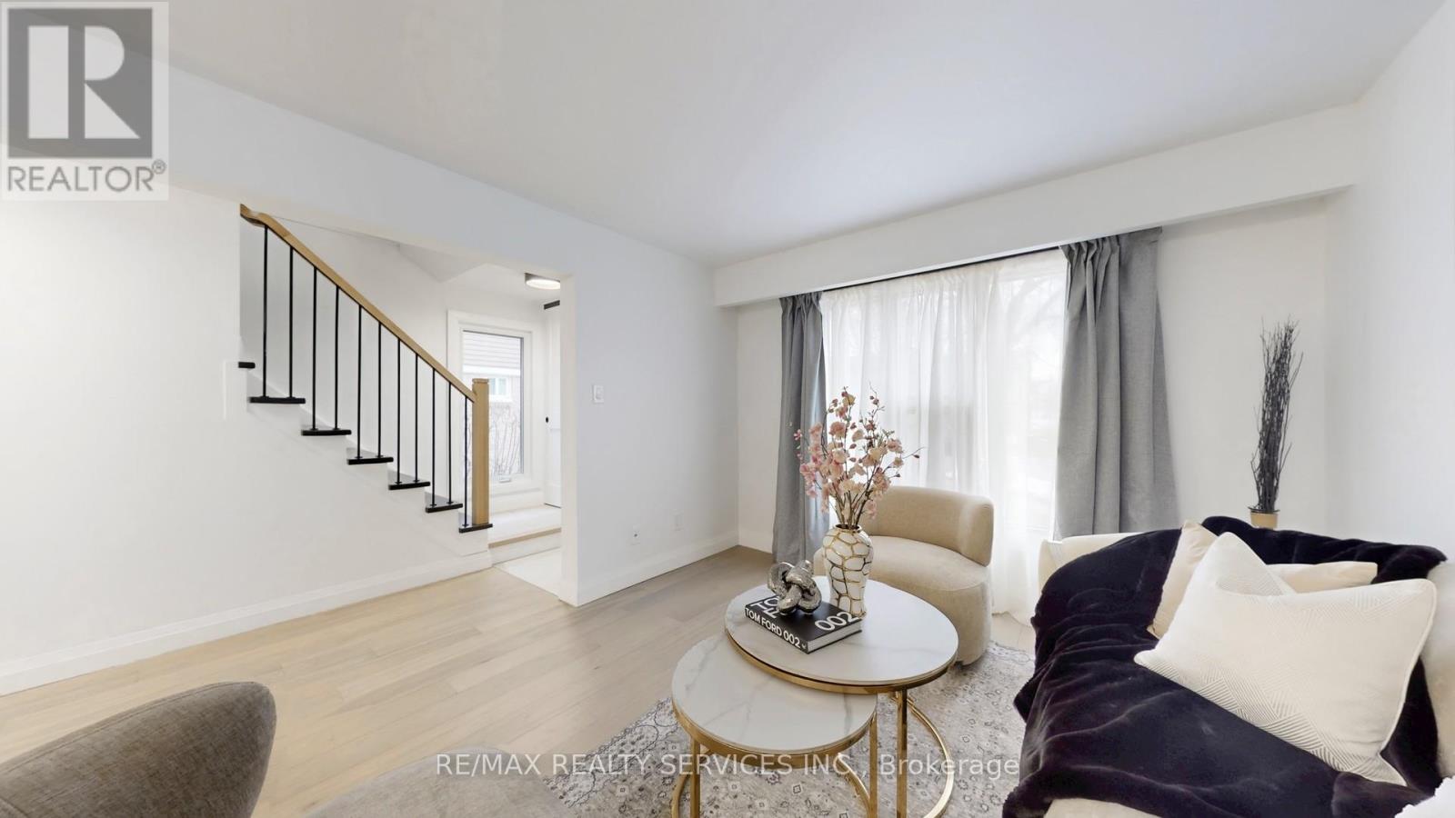 26 Mayfair Crescent, Brampton, Ontario  L6S 3N4 - Photo 6 - W12698478