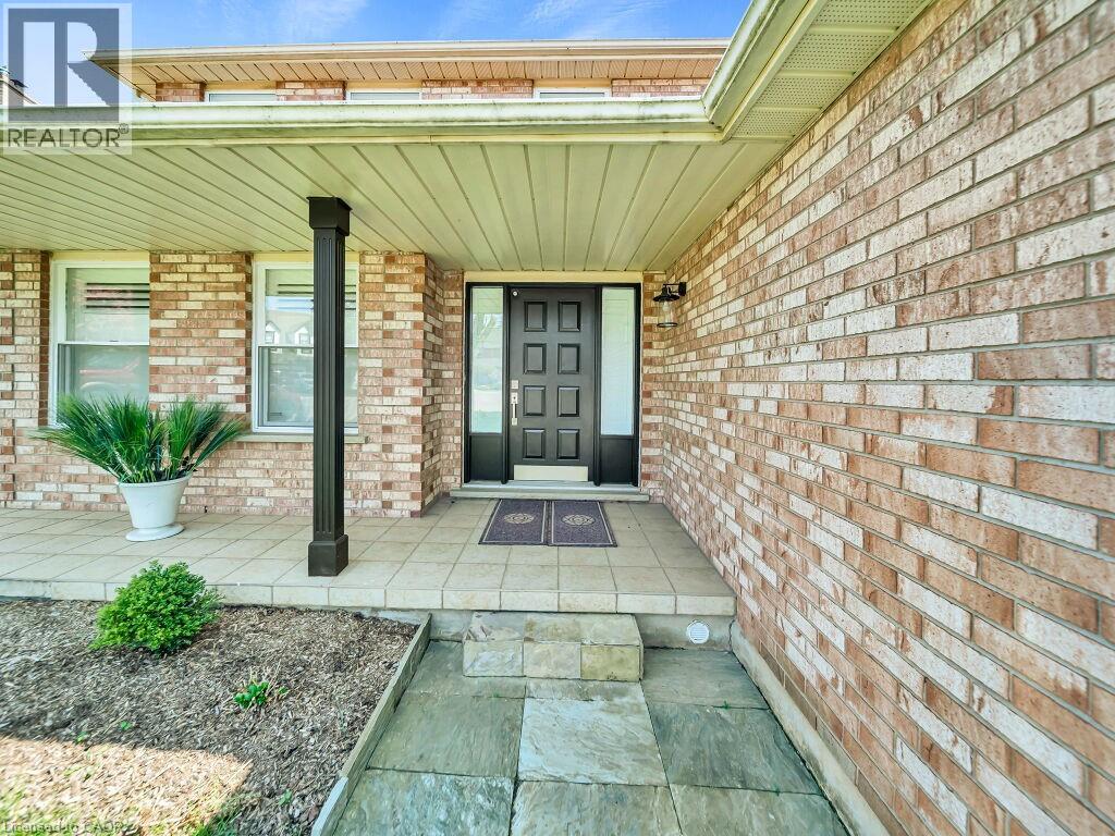 16 Glennie Court, Cambridge, Ontario  N1T 1L1 - Photo 3 - 40831488
