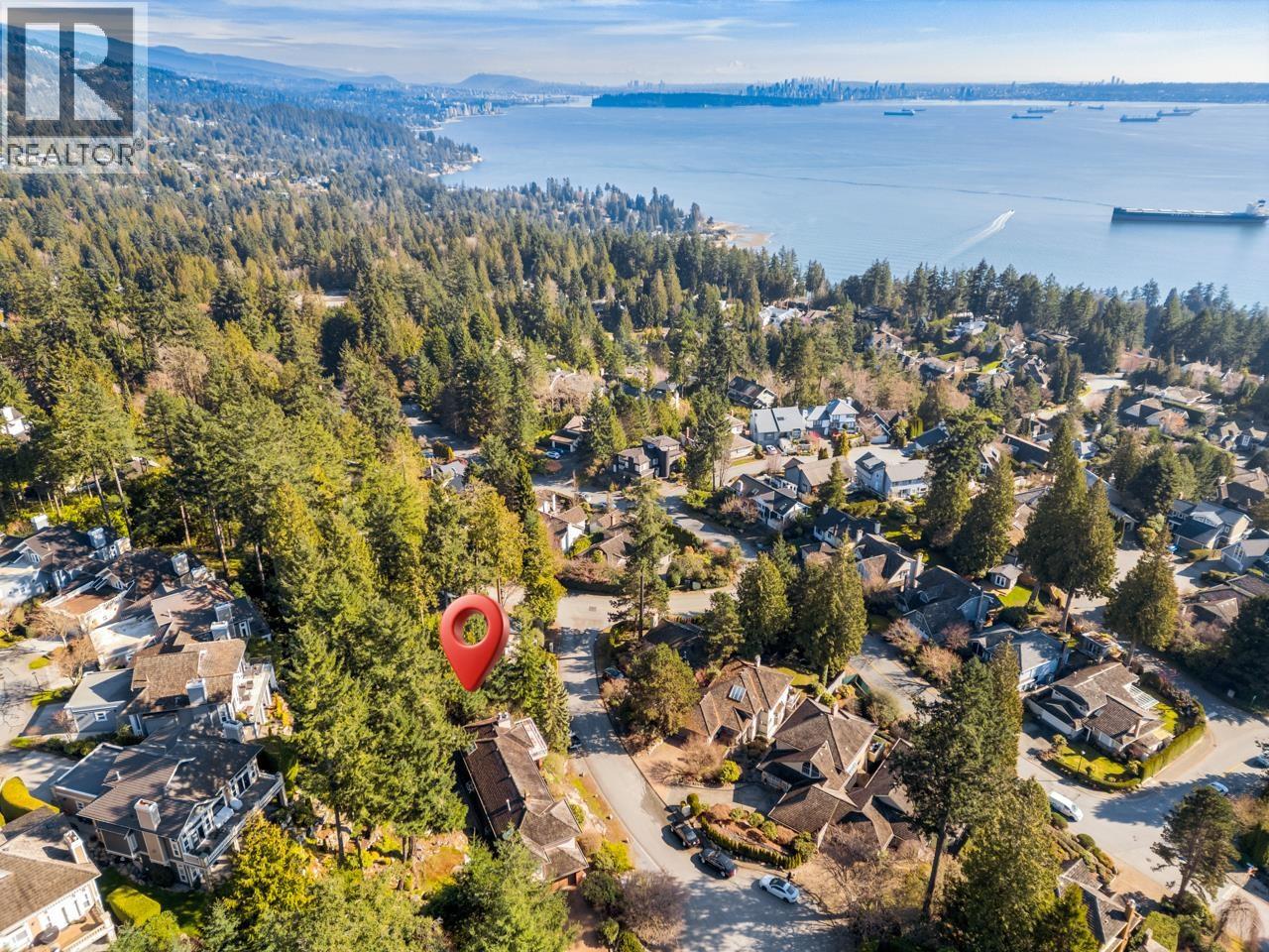 4815 Headland Close, West Vancouver, British Columbia  V7W 3C2 - Photo 3 - R3098837