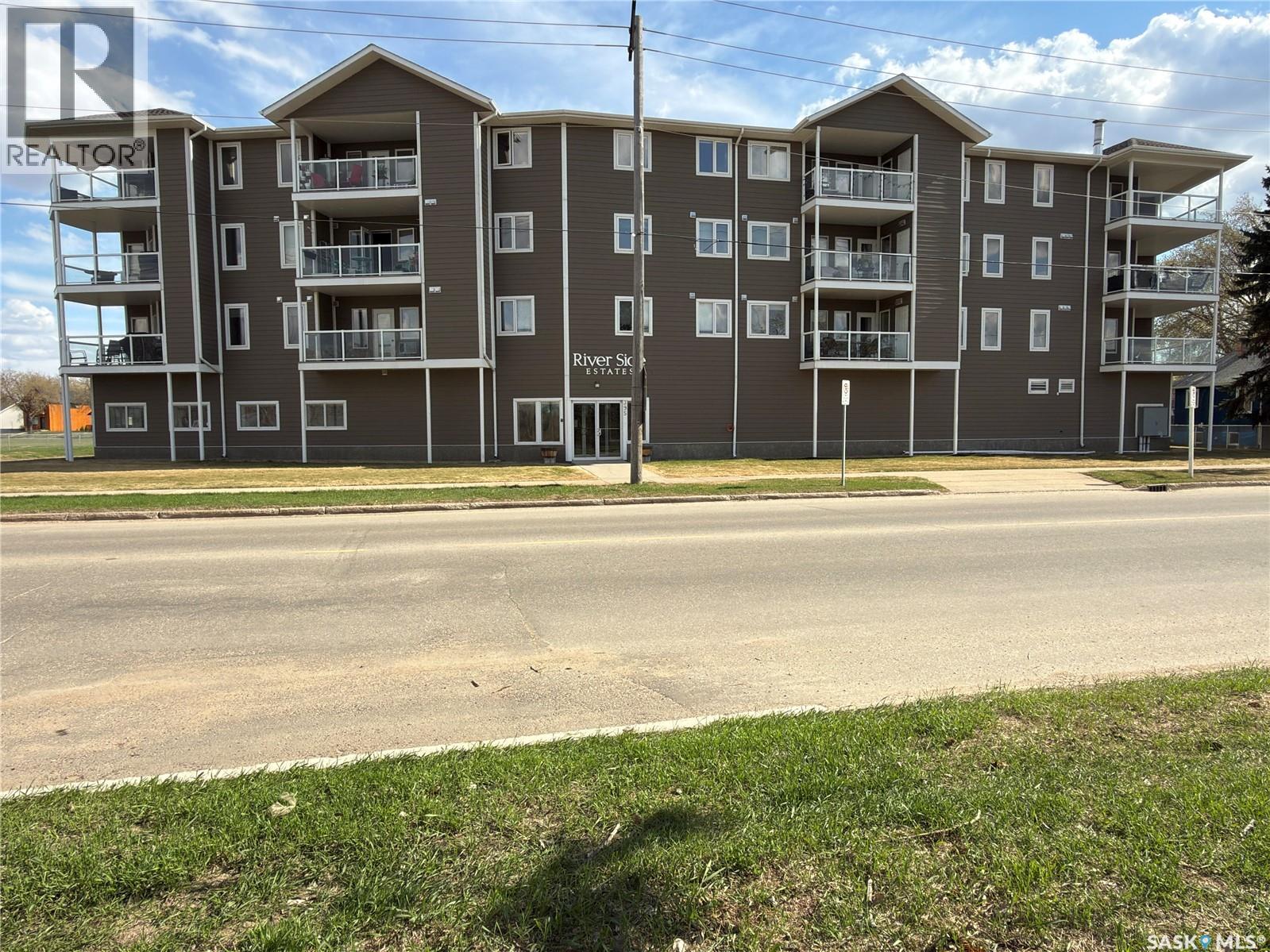 404 395 River STREET E, prince albert, Saskatchewan