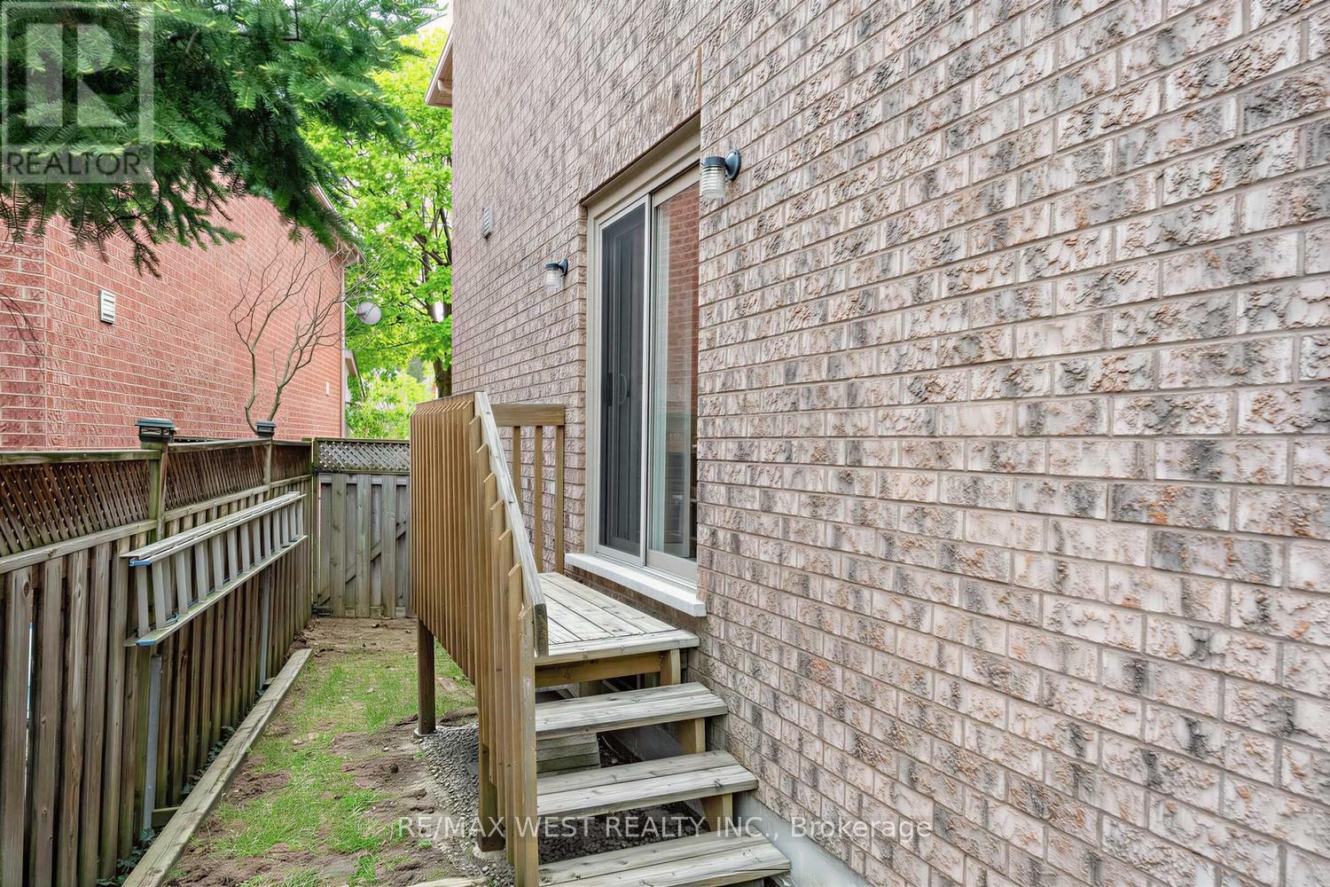 5519 Windy Hill Court, Mississauga, Ontario  L4Z 3W4 - Photo 24 - W13159152