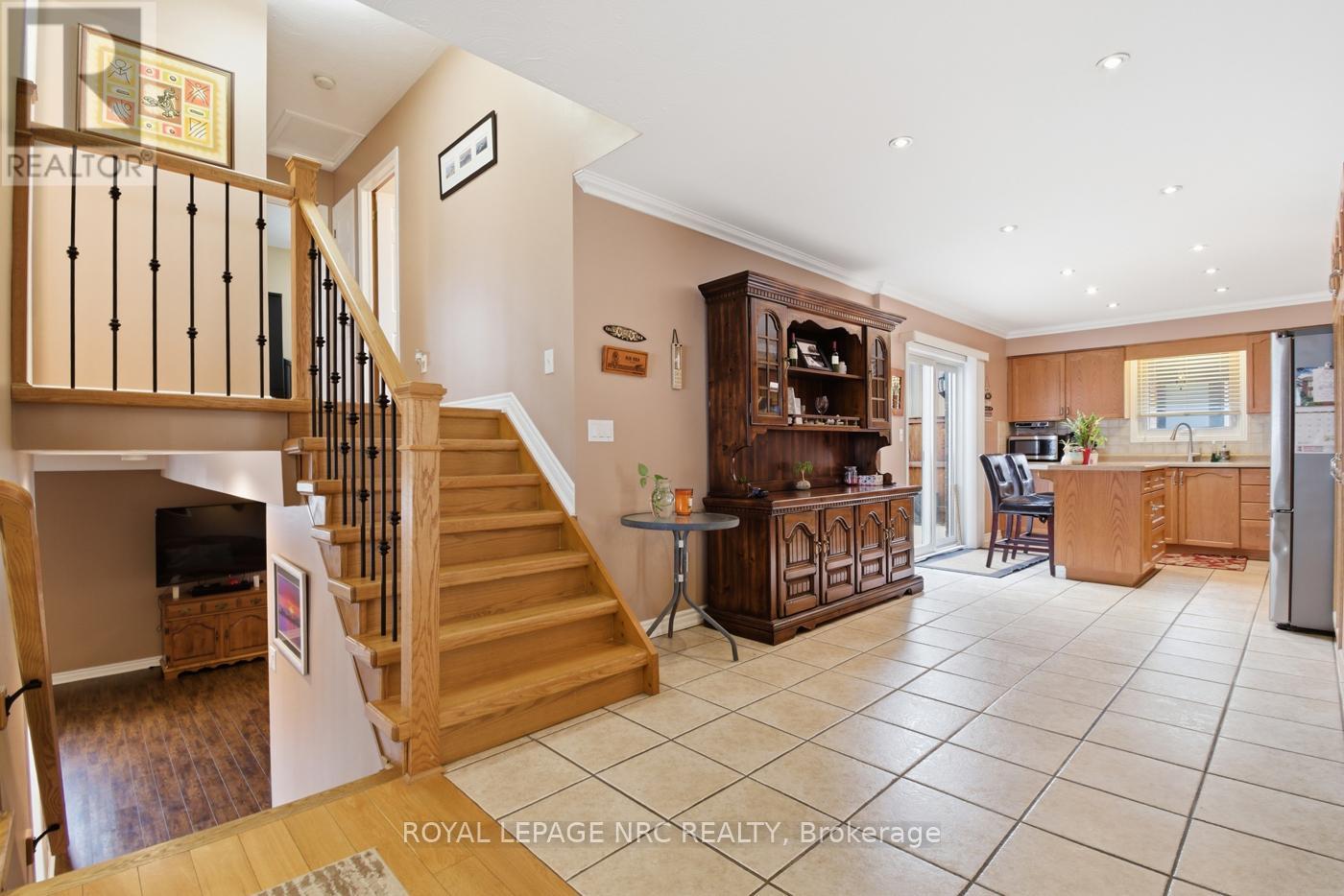 27 Woodrush Avenue, Welland, Ontario  L3C 6S6 - Photo 9 - X13167666
