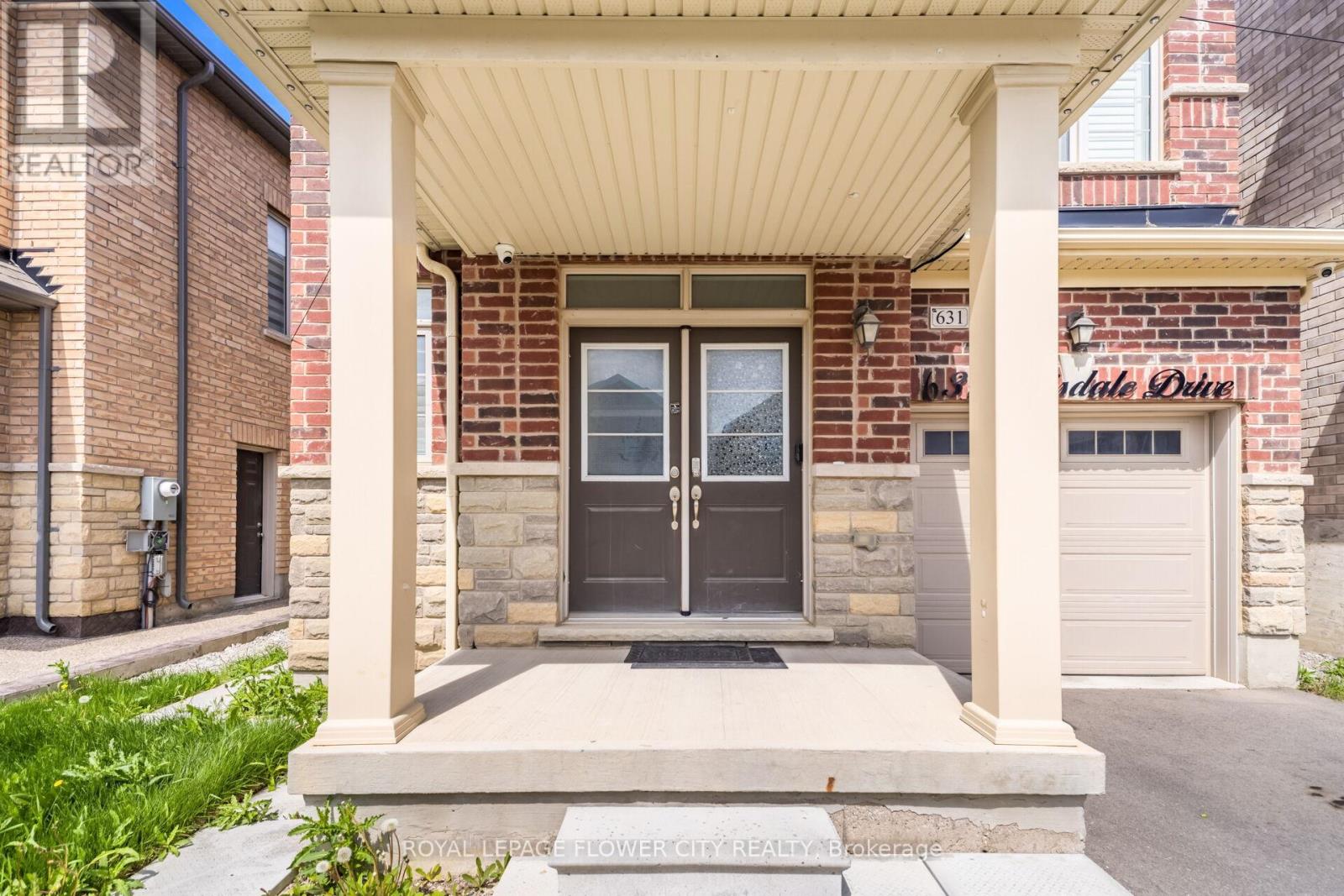 631 Brisdale Drive, Brampton, Ontario  L7A 5B6 - Photo 4 - W13159236