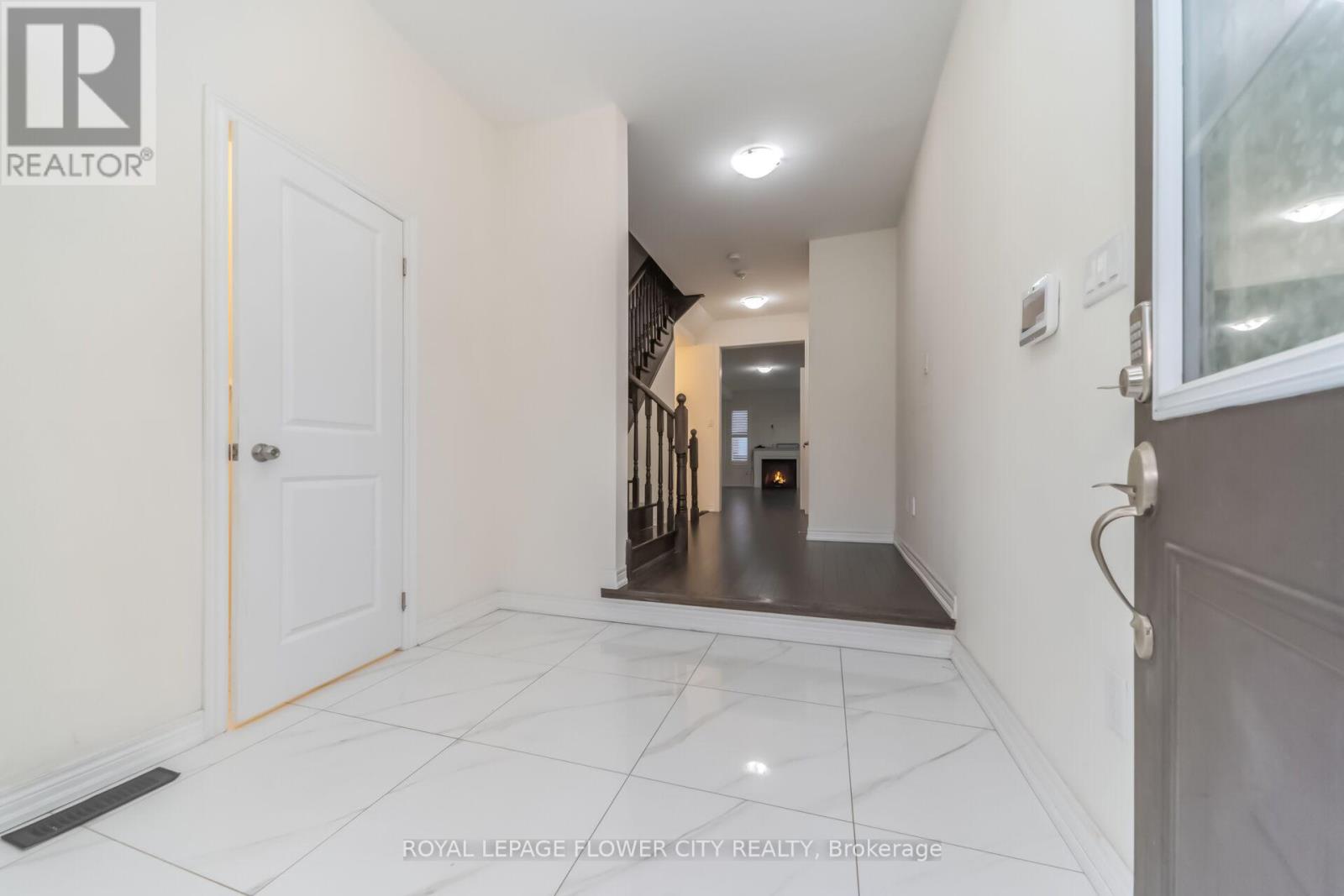 631 Brisdale Drive, Brampton, Ontario  L7A 5B6 - Photo 5 - W13159236