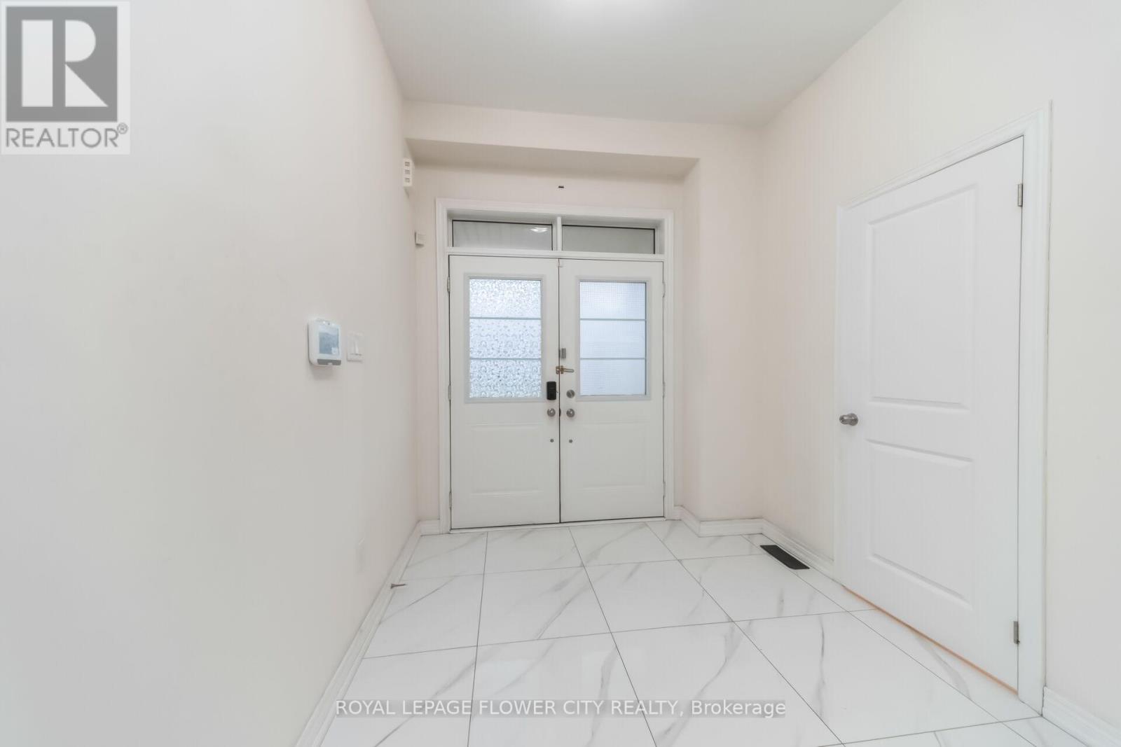 631 Brisdale Drive, Brampton, Ontario  L7A 5B6 - Photo 6 - W13159236