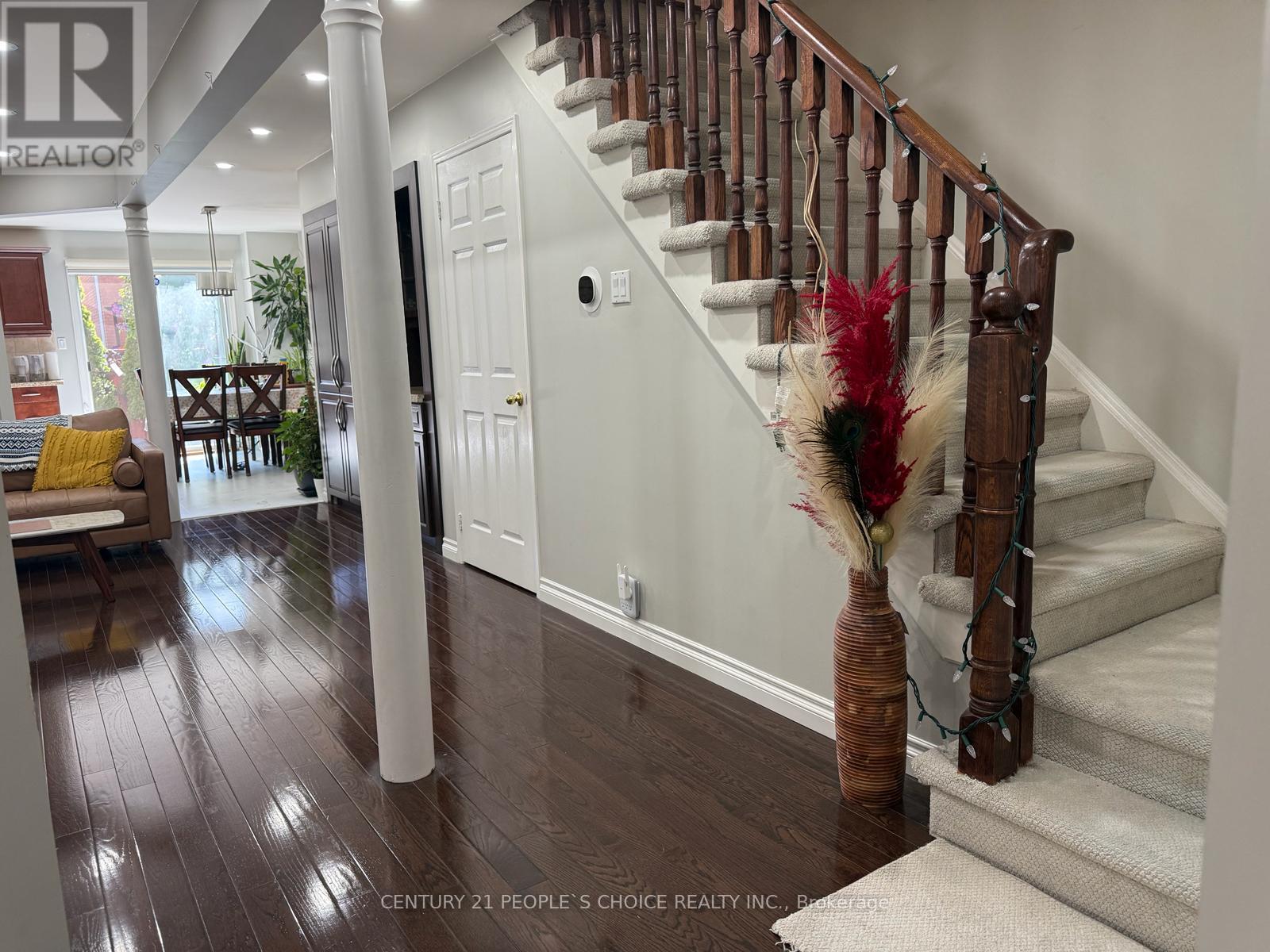6682 Bansbridge Crescent, Mississauga, Ontario  L5N 6T5 - Photo 5 - W13166218