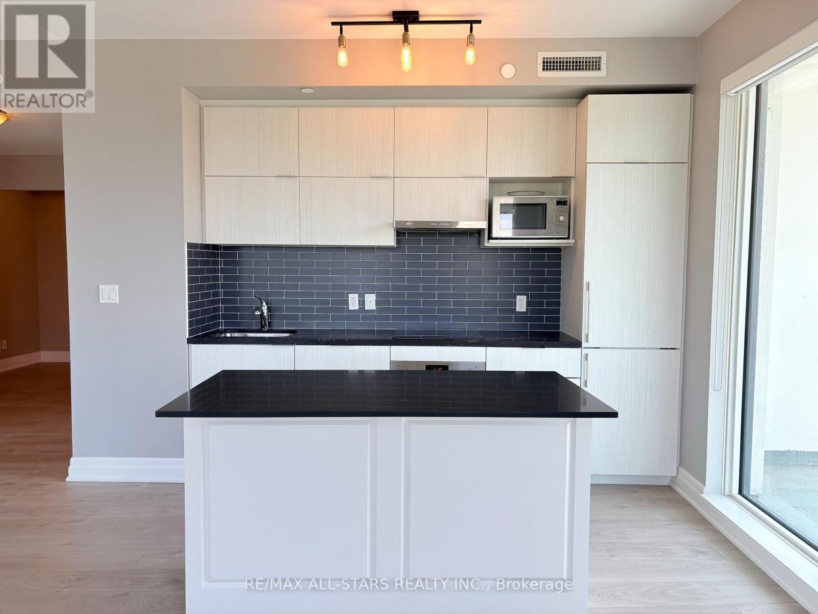 622 - 10 Rouge Valley Drive W, Markham, Ontario  L6G 0G9 - Photo 2 - N13167688