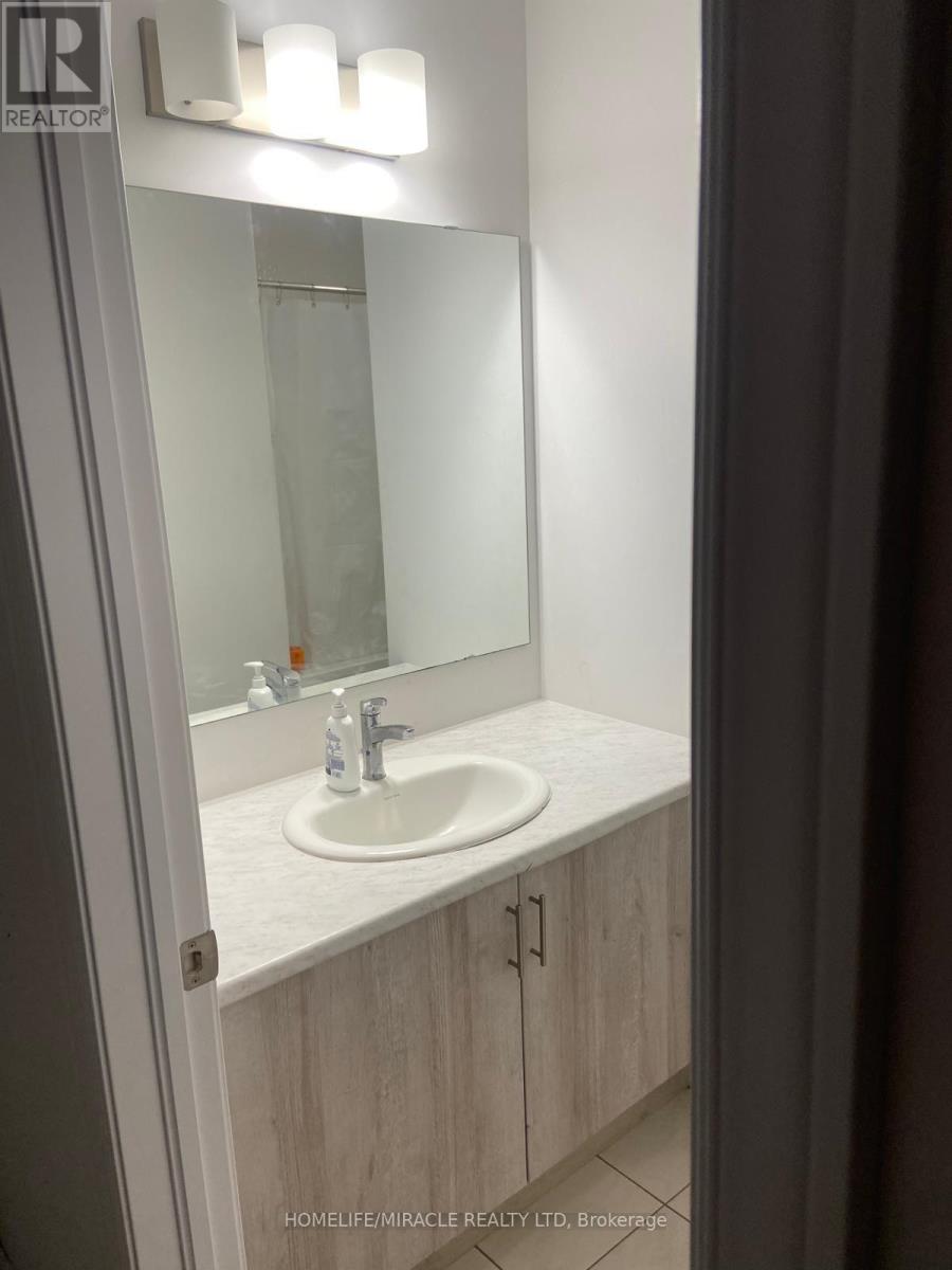 163 Fenchurch Manor, Barrie, Ontario  L9J 0W9 - Photo 2 - S13167682