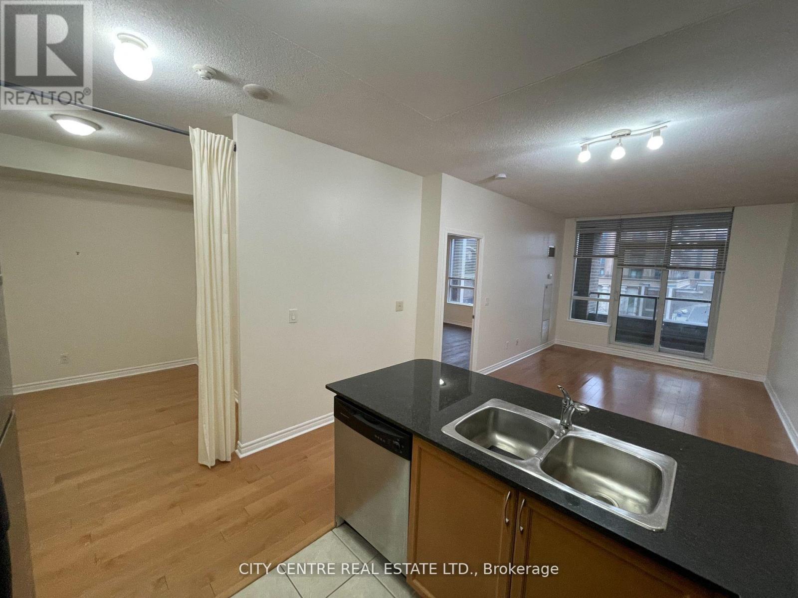 307 - 388 Prince Of Wales Drive, Mississauga, Ontario  L5B 0A1 - Photo 2 - W13167694