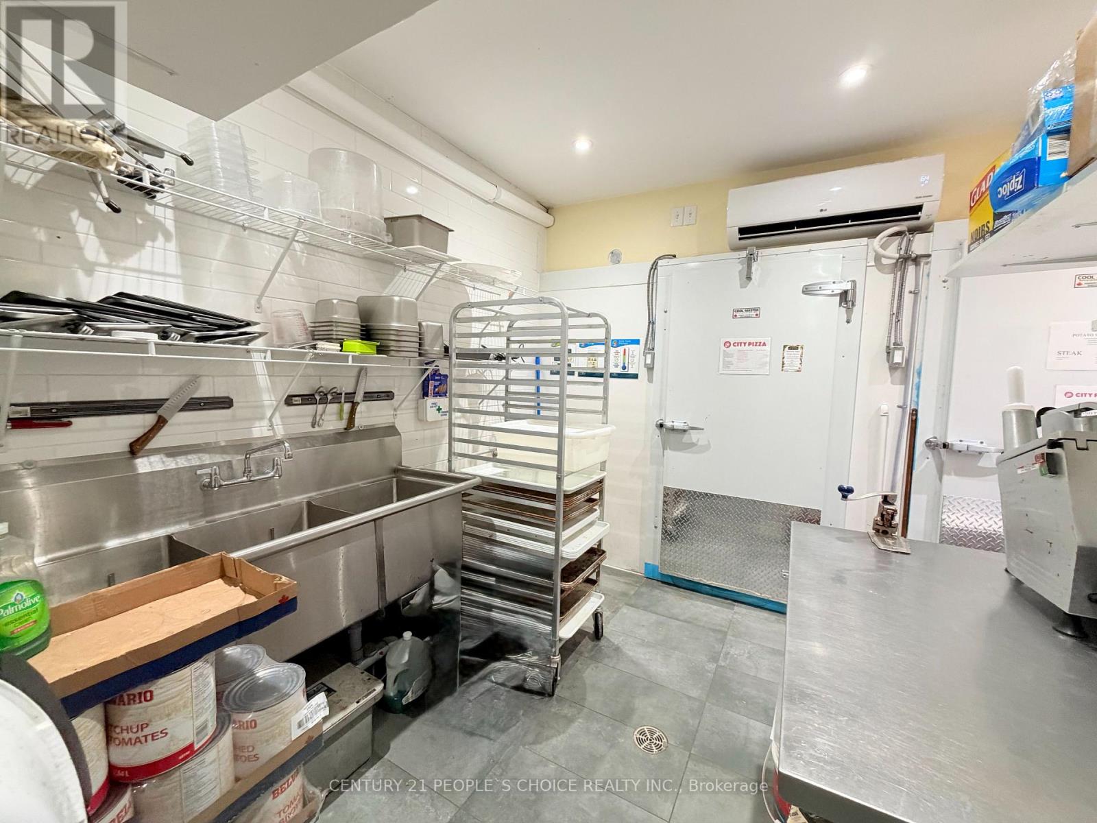 530 Scott Street, St. Catharines, Ontario  L2M 3X5 - Photo 18 - X13167672