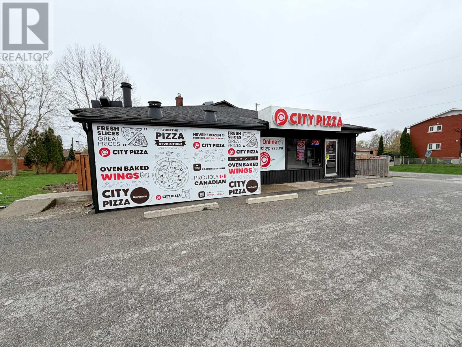 530 Scott Street, St. Catharines, Ontario  L2M 3X5 - Photo 4 - X13167672