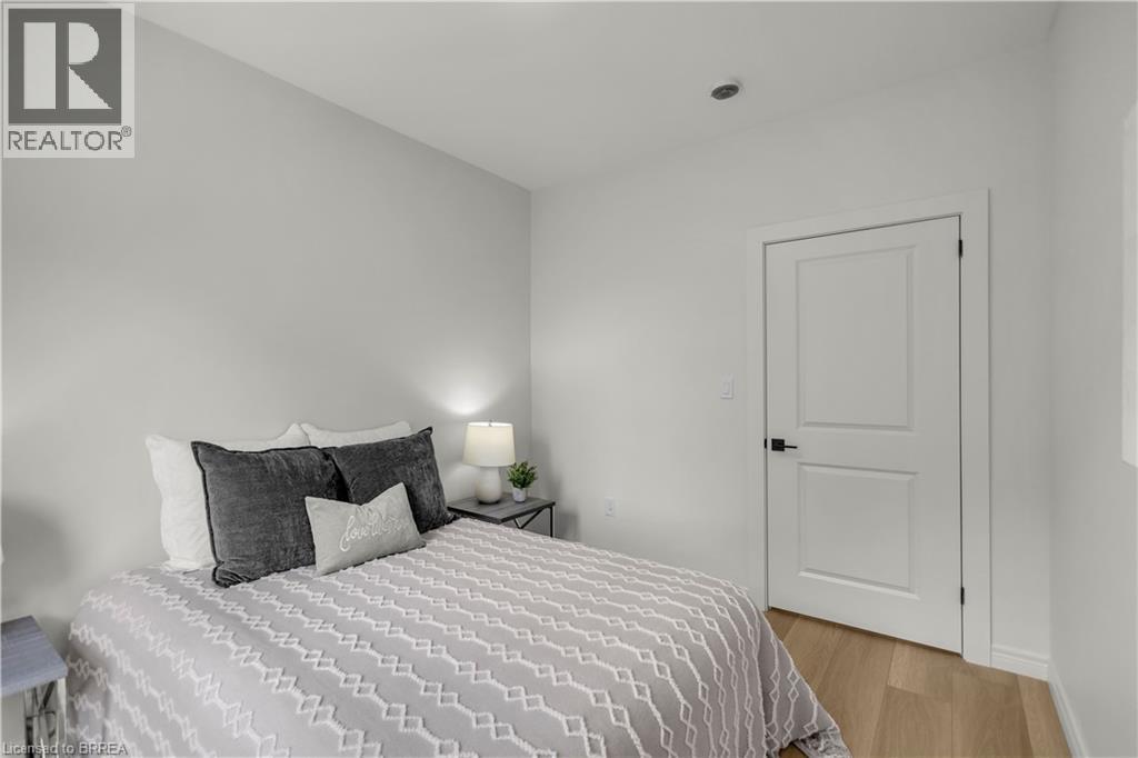 212 Chatham Street, Brantford, Ontario  N3S 4G8 - Photo 18 - 40831389