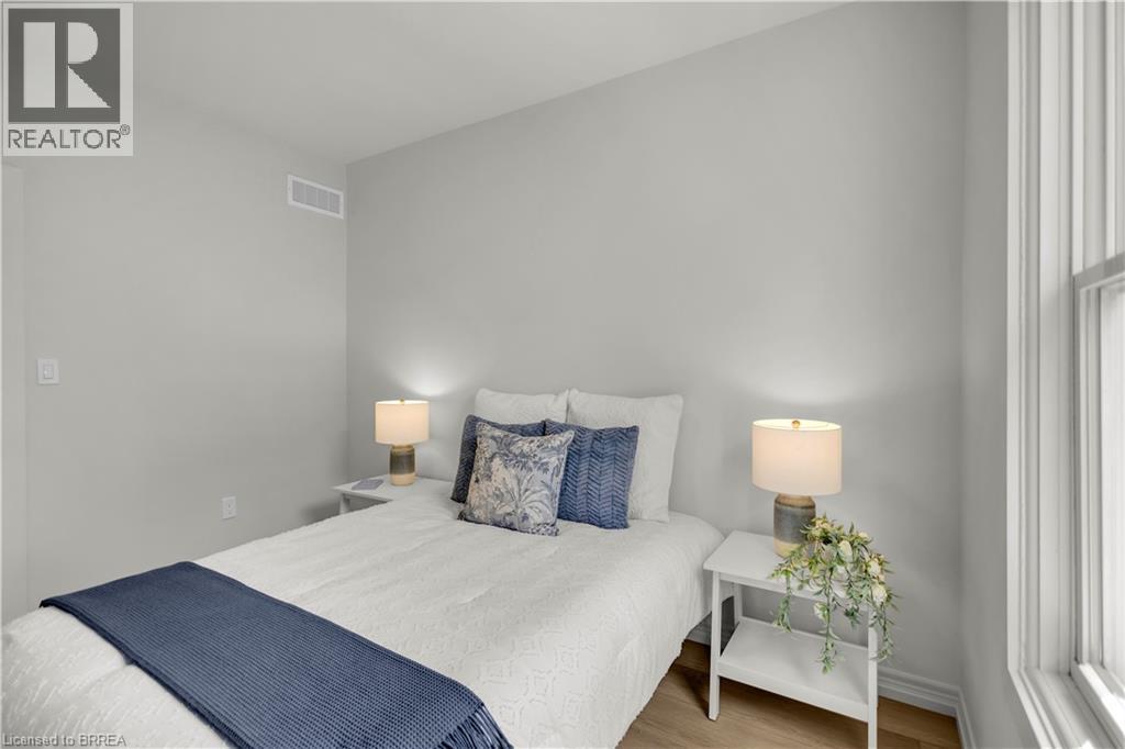 212 Chatham Street, Brantford, Ontario  N3S 4G8 - Photo 34 - 40831389
