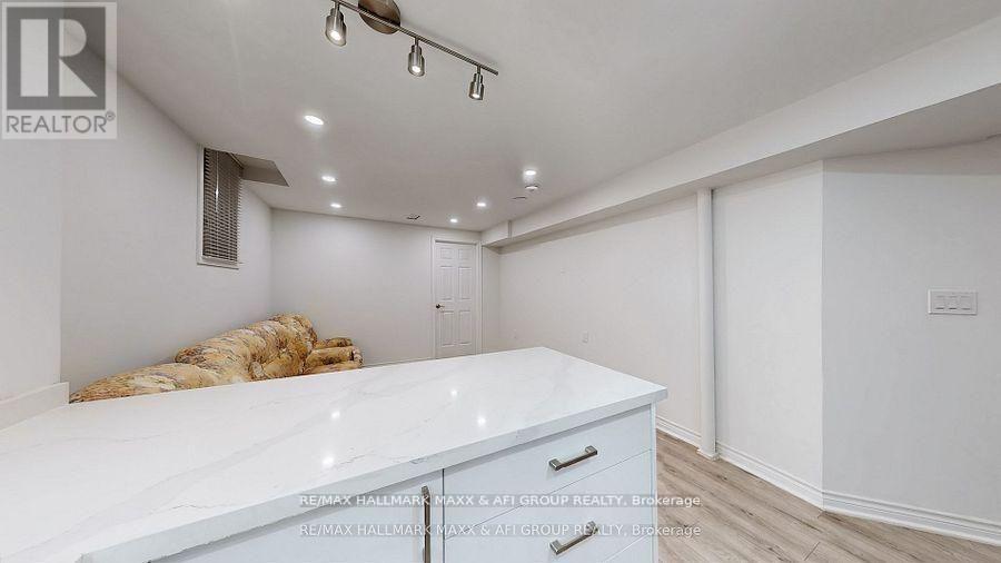 719 Shanahan Boulevard, Newmarket, Ontario  L3X 1P8 - Photo 45 - N13159564