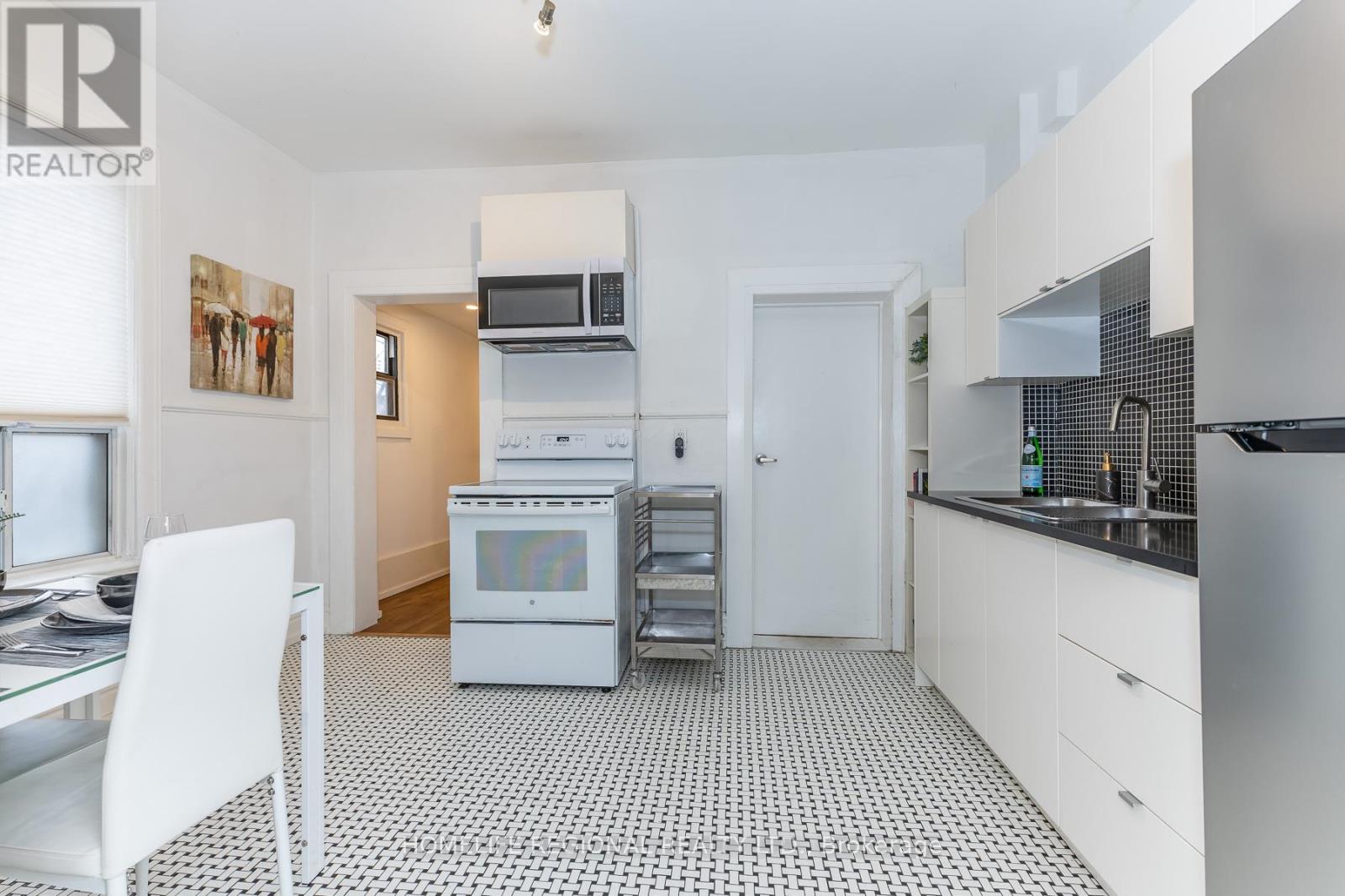 2378 St Clair Avenue W, Toronto, Ontario  M6N 1K8 - Photo 10 - W13164388