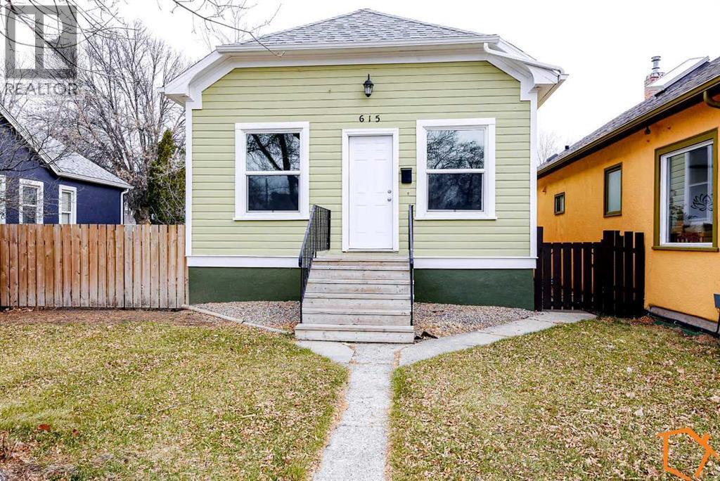 615 14 Street S, Lethbridge, Alberta  T1J 2Y2 - Photo 1 - A2290220