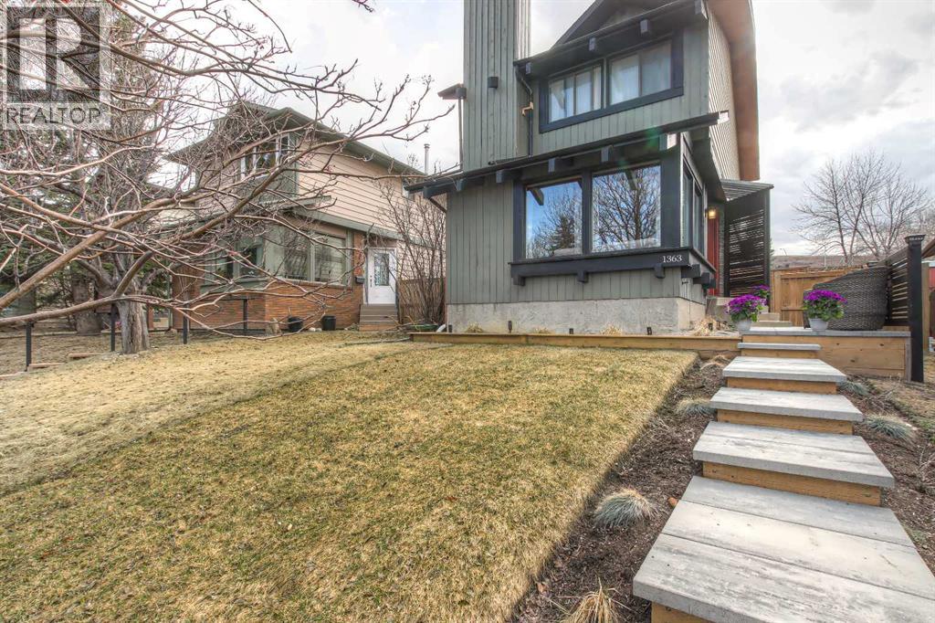 1363 Berkley Drive NW, Calgary, Alberta