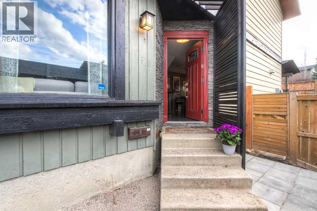 1363 Berkley Drive NW, Calgary, Alberta  T3K 1T4 - Photo 14 - A2304460
