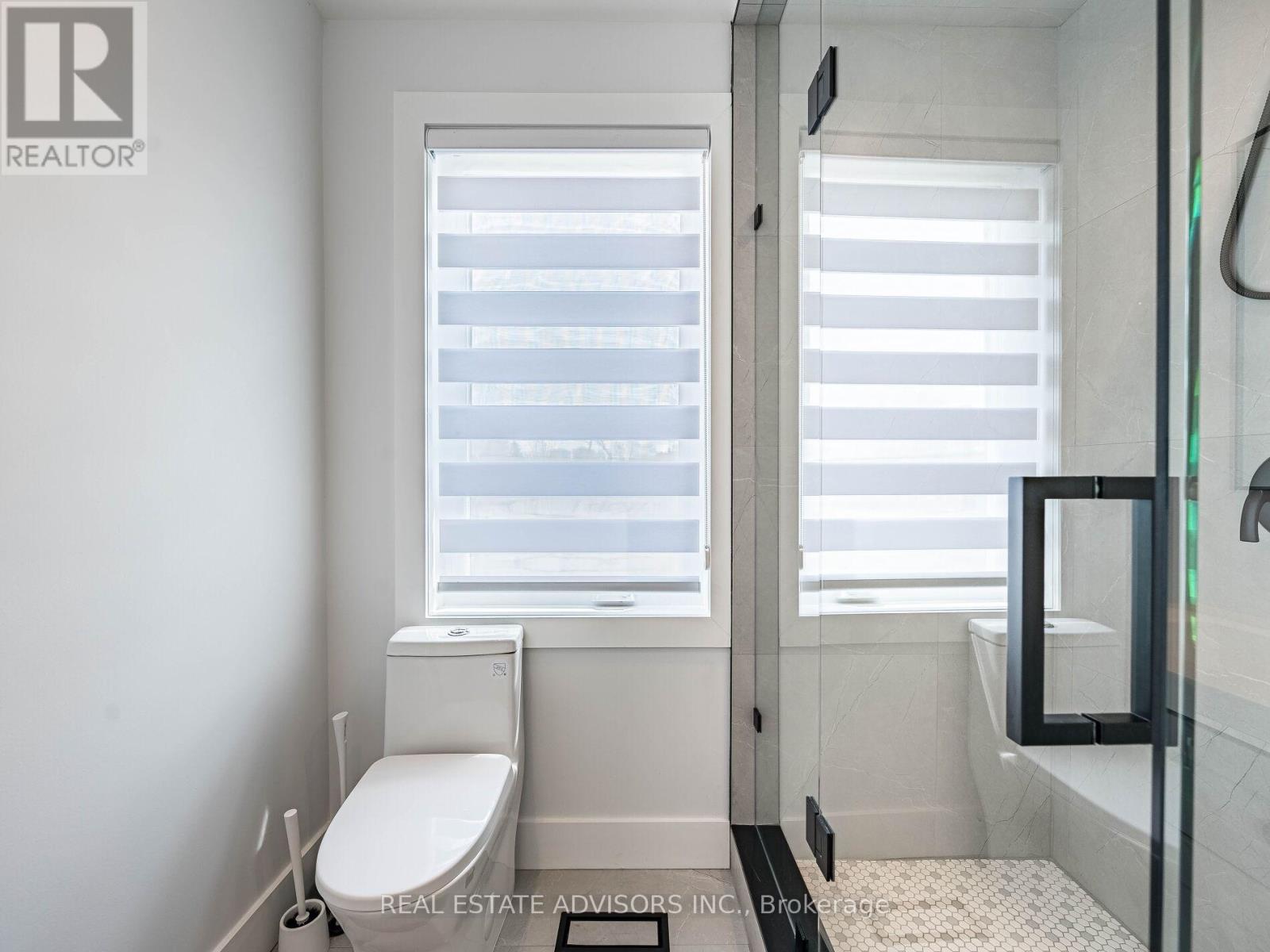 29 Ranwood Drive, Toronto, Ontario  M9N 3G2 - Photo 29 - W13073846
