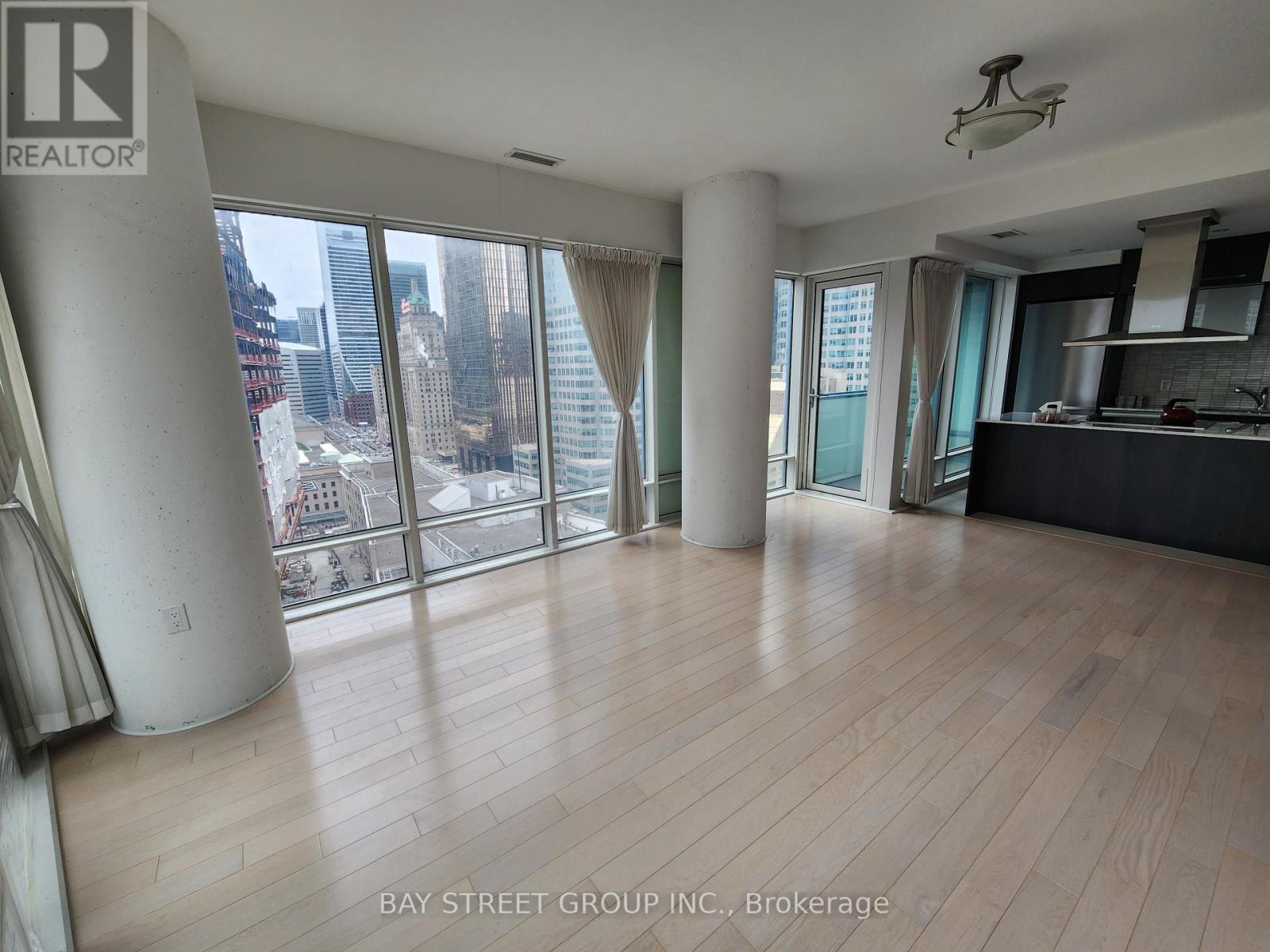 1902 - 8 The Esplanade, Toronto, Ontario  M5E 0A6 - Photo 15 - C13167696