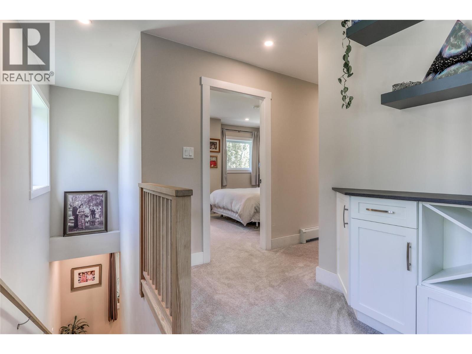 2058 Fifth Avenue, Rossland, British Columbia  V0G 1Y0 - Photo 23 - 10388251