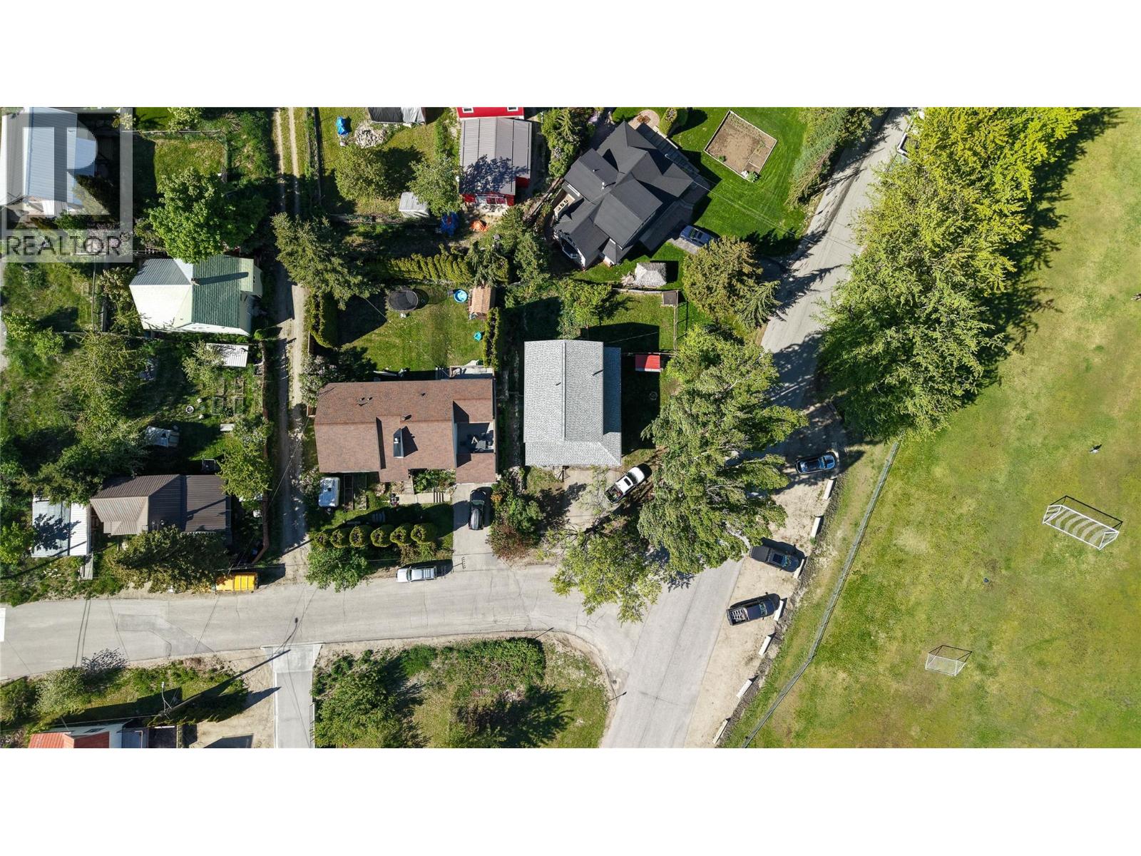 2058 Fifth Avenue, Rossland, British Columbia  V0G 1Y0 - Photo 5 - 10388251
