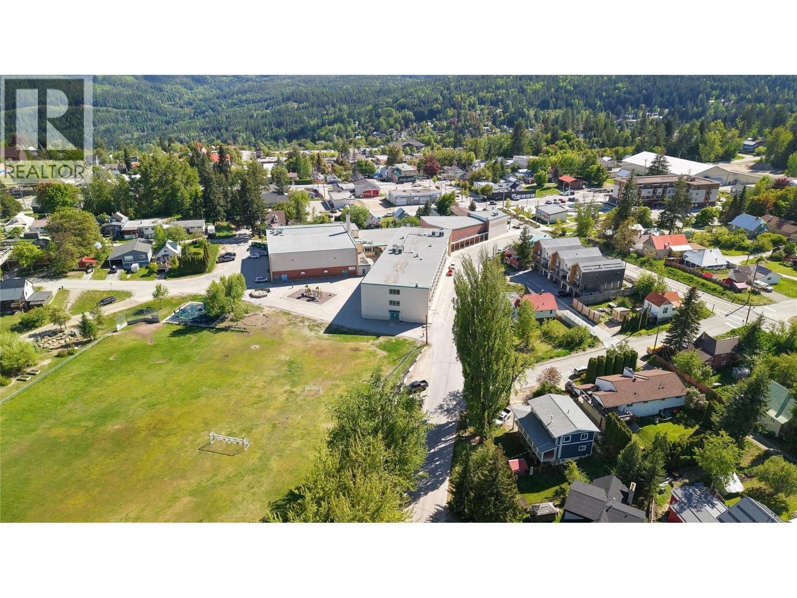 2058 Fifth Avenue, Rossland, British Columbia  V0G 1Y0 - Photo 51 - 10388251