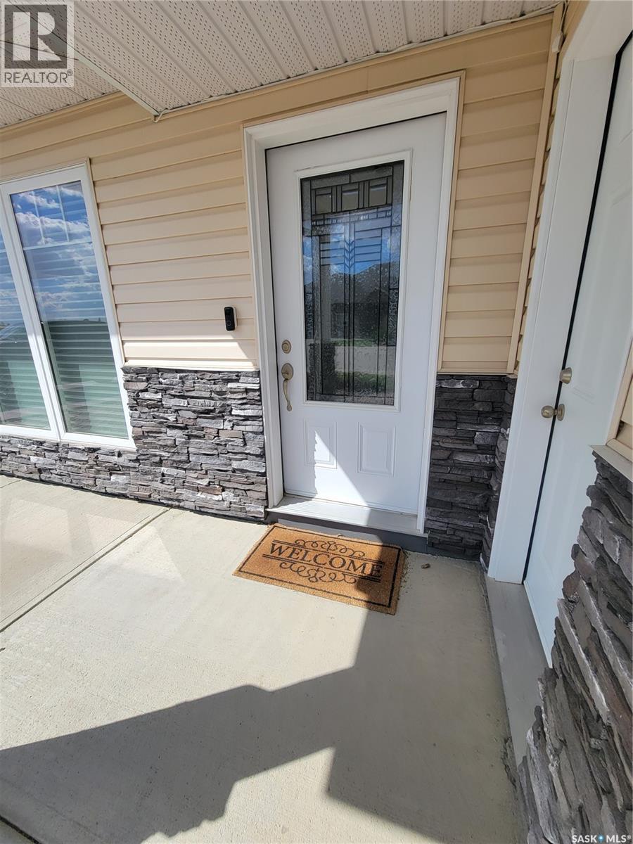 1 5352 Progress Street, Macklin, Saskatchewan  S0L 2C0 - Photo 2 - SK036911