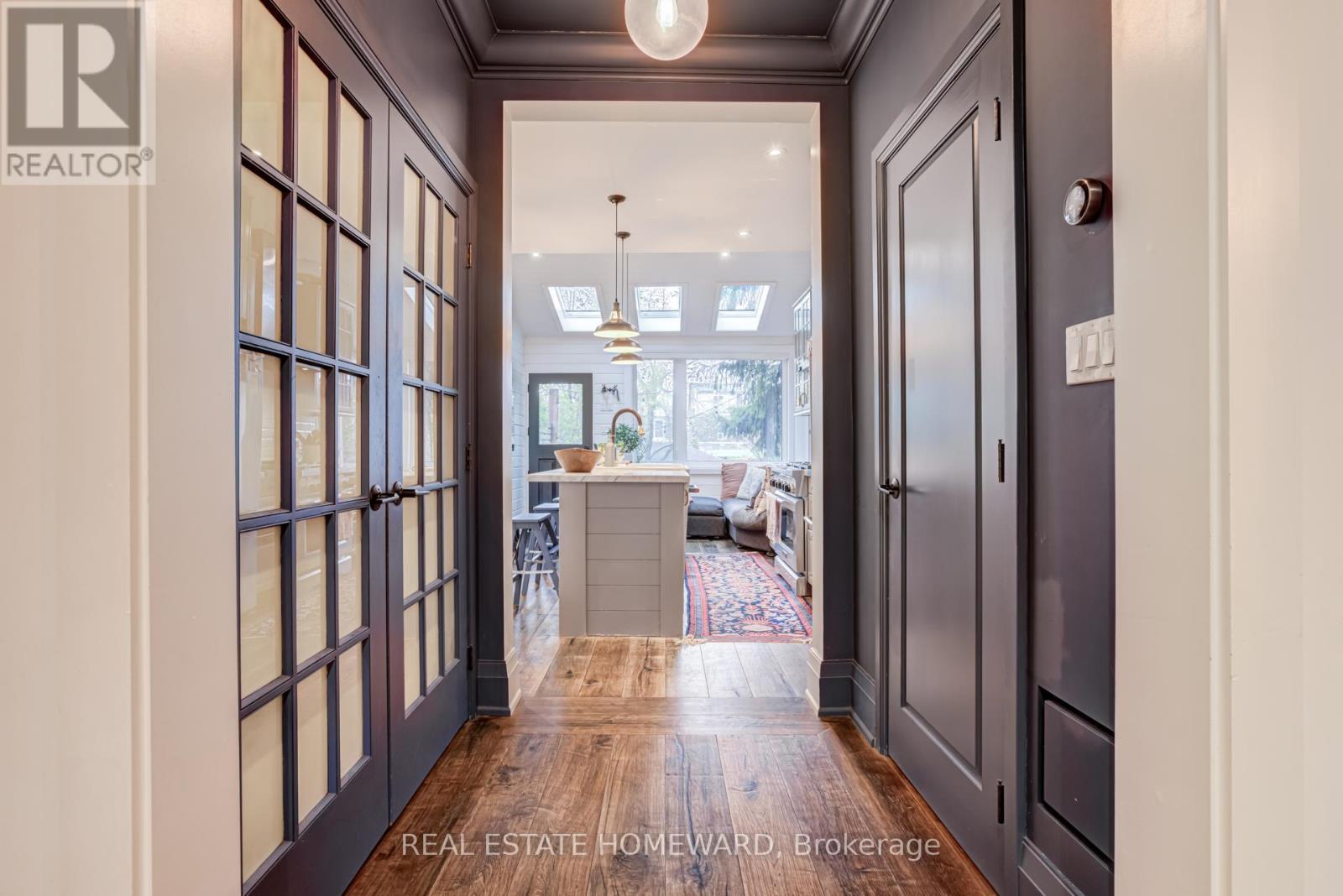 21 Sandford Avenue, Toronto, Ontario M4L 2E6 - Photo 6 - E13167742
