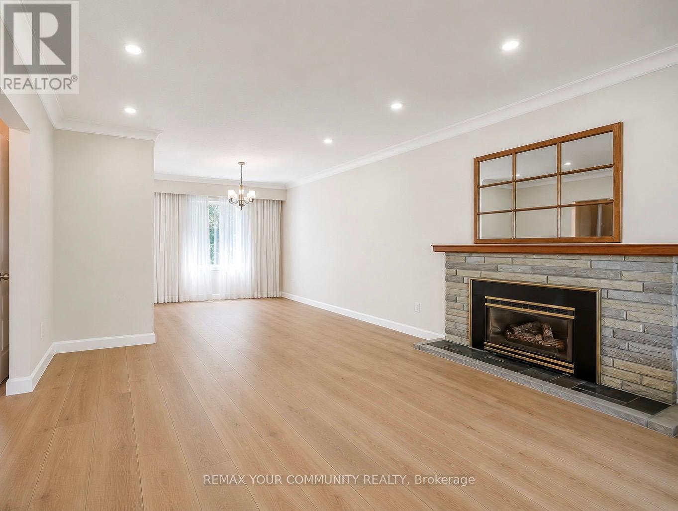 135 Libby Boulevard, Richmond Hill, Ontario  L4C 4V5 - Photo 3 - N13167710
