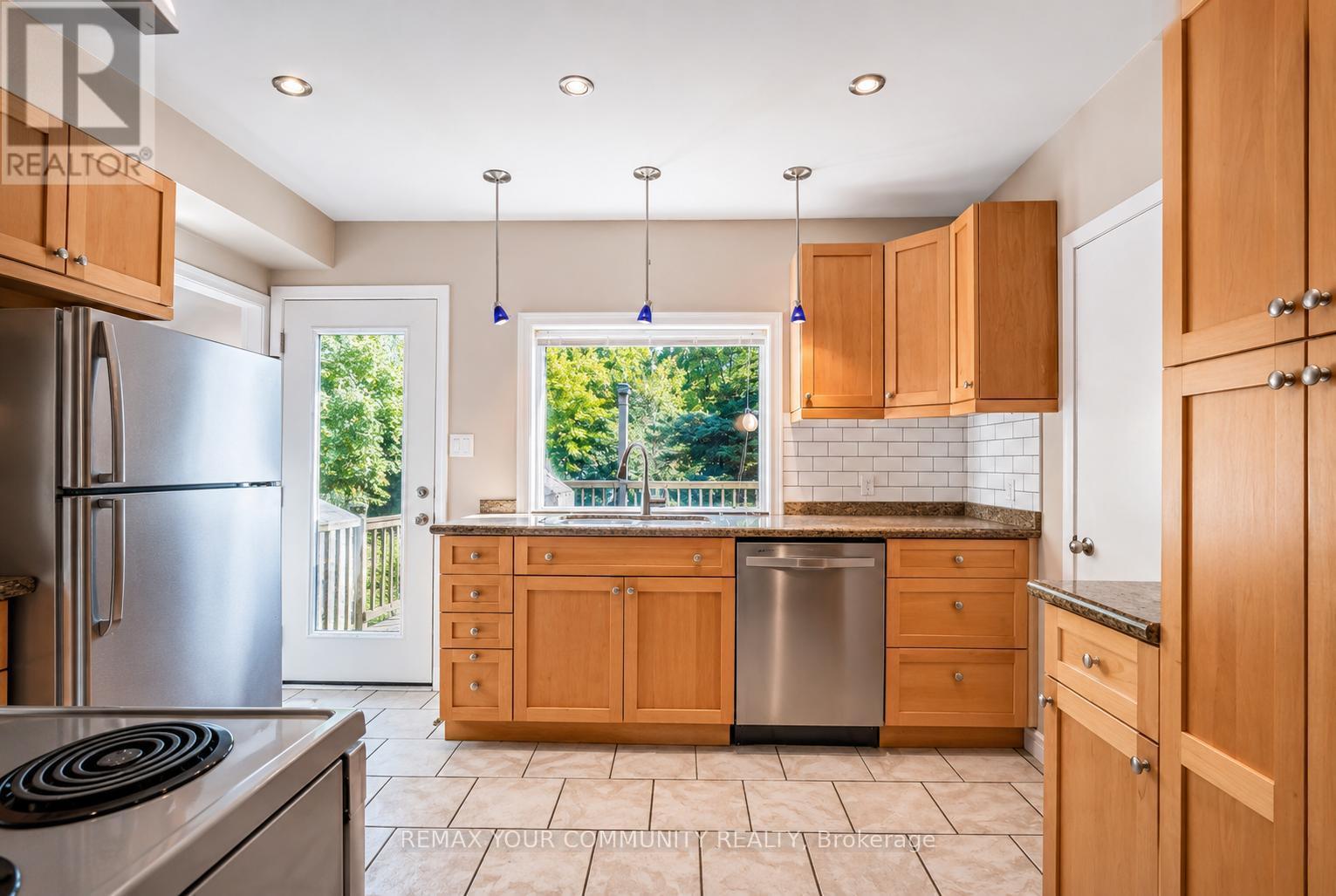 135 Libby Boulevard, Richmond Hill, Ontario  L4C 4V5 - Photo 4 - N13167710