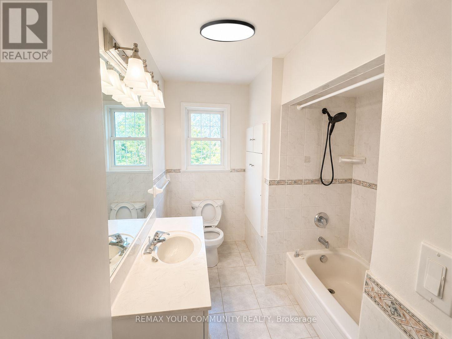135 Libby Boulevard, Richmond Hill, Ontario  L4C 4V5 - Photo 9 - N13167710