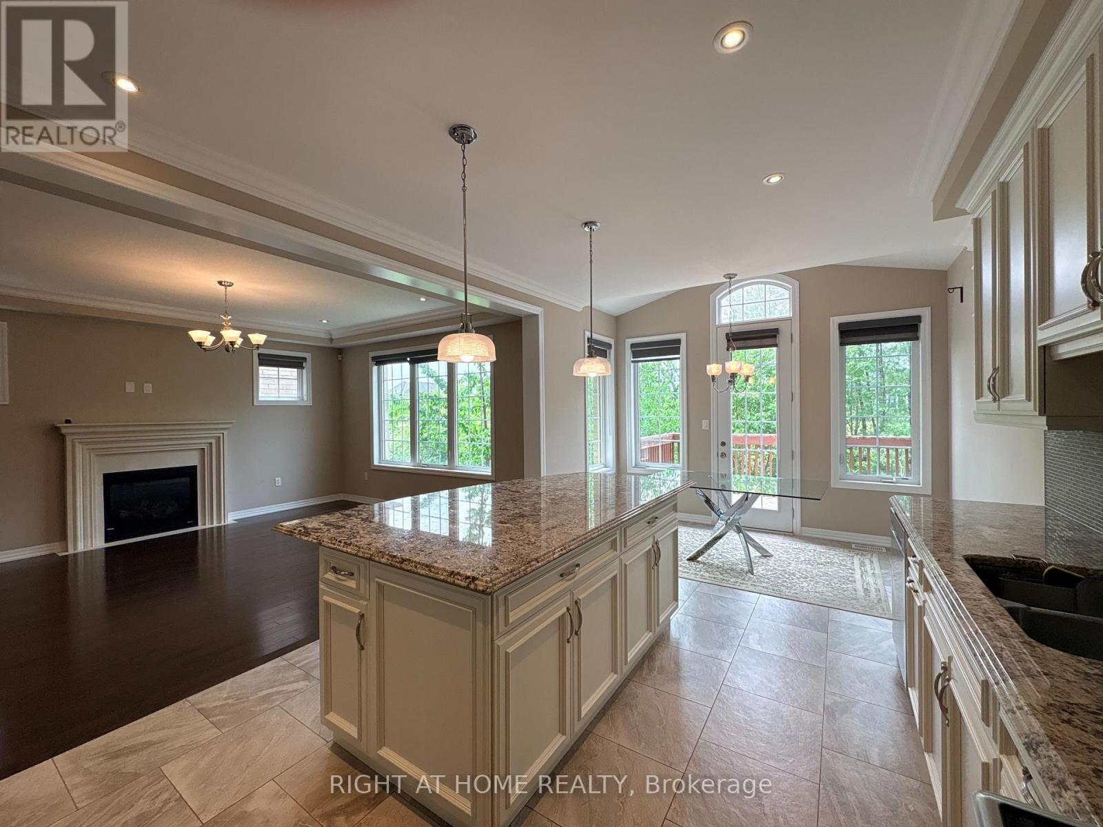 332 Ellen Davidson Drive, Oakville, Ontario  L6M 0V1 - Photo 10 - W13167728