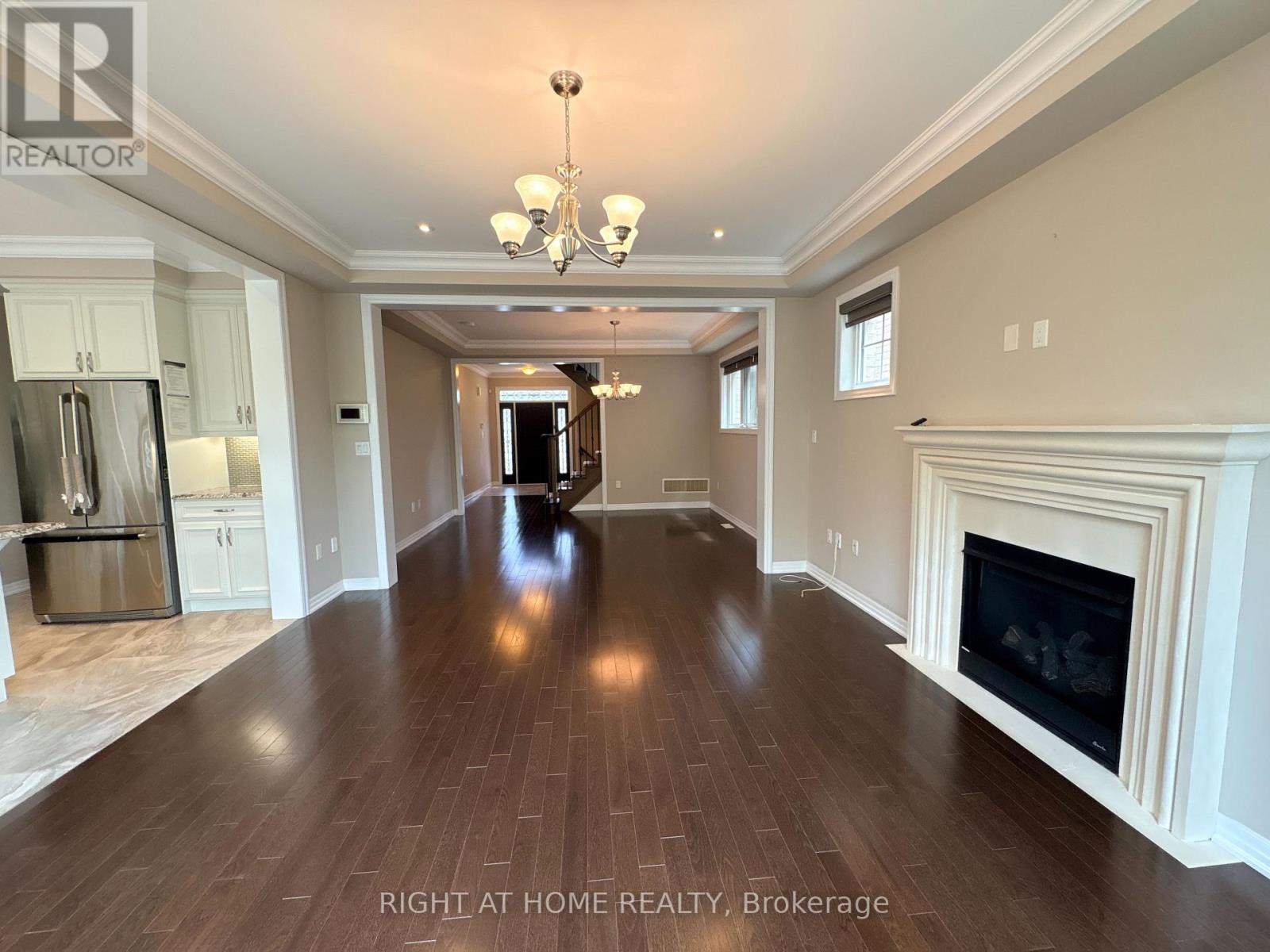 332 Ellen Davidson Drive, Oakville, Ontario  L6M 0V1 - Photo 5 - W13167728