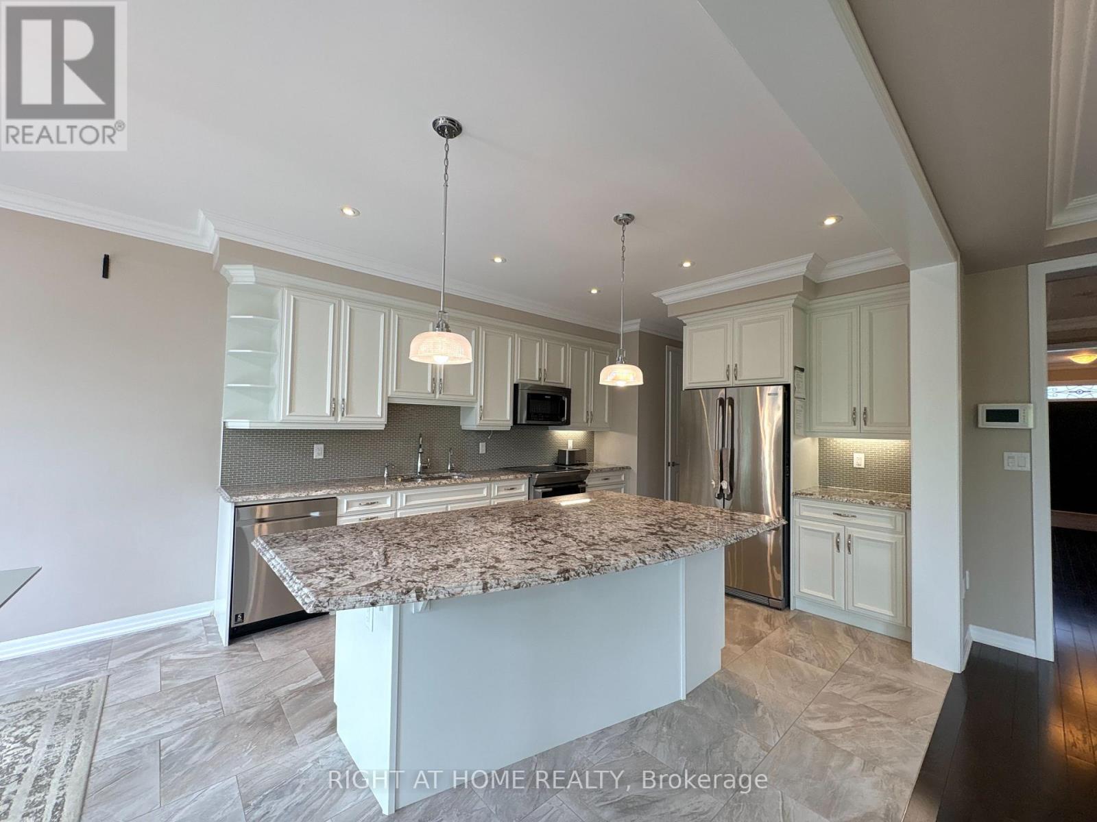 332 Ellen Davidson Drive, Oakville, Ontario  L6M 0V1 - Photo 9 - W13167728