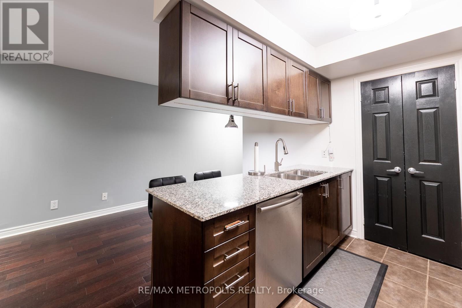 102 - 128 Aerodrome Crescent, Toronto, Ontario  M4G 4J2 - Photo 11 - C13167744