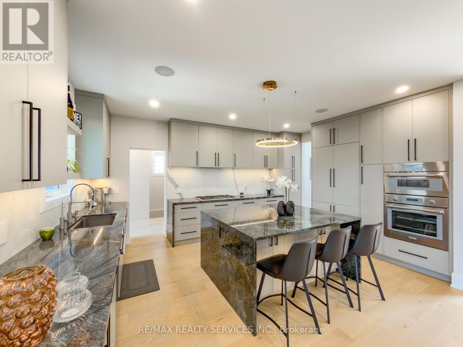 519 Third Line, Oakville, Ontario  L6L 4A8 - Photo 15 - W13167750