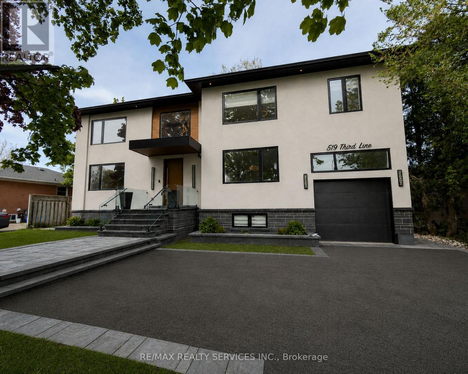 519 Third Line, Oakville, Ontario  L6L 4A8 - Photo 2 - W13167750
