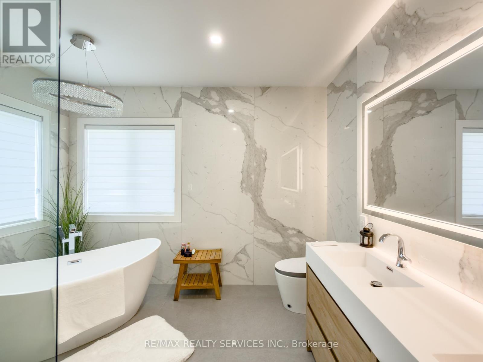 519 Third Line, Oakville, Ontario  L6L 4A8 - Photo 30 - W13167750