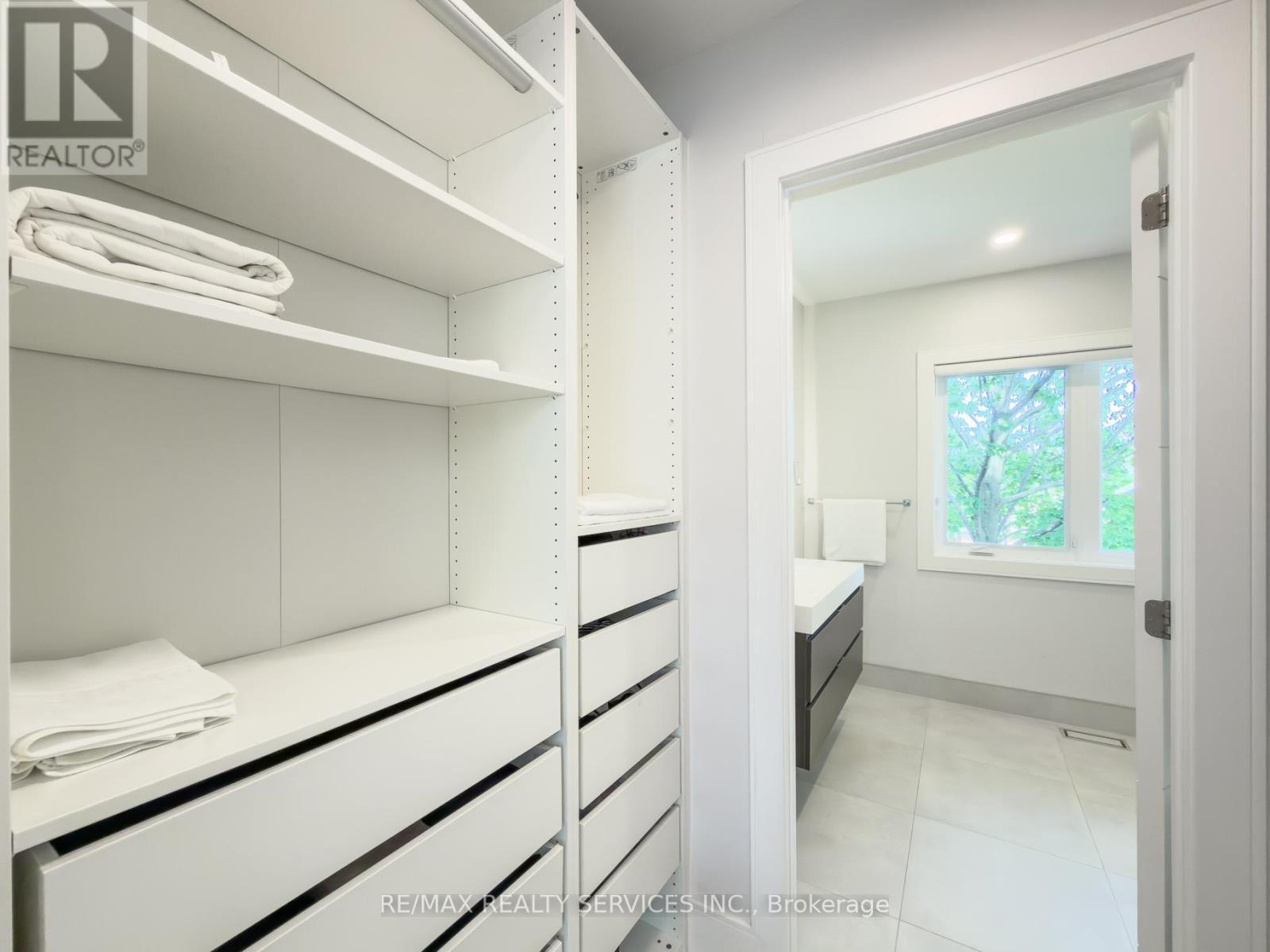 519 Third Line, Oakville, Ontario  L6L 4A8 - Photo 36 - W13167750