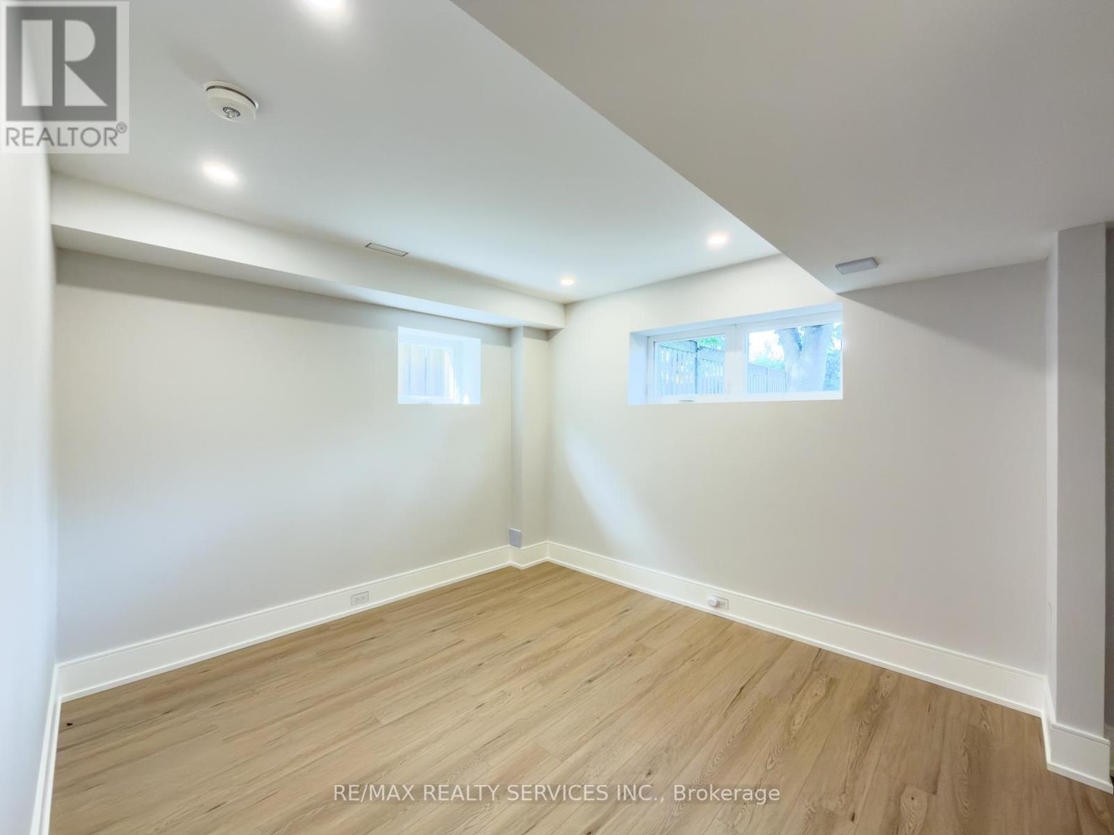519 Third Line, Oakville, Ontario  L6L 4A8 - Photo 45 - W13167750