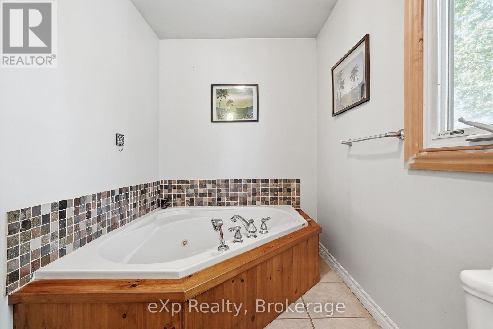 174364 Mulock Road, West Grey, Ontario  N0G 1S0 - Photo 21 - X13167074