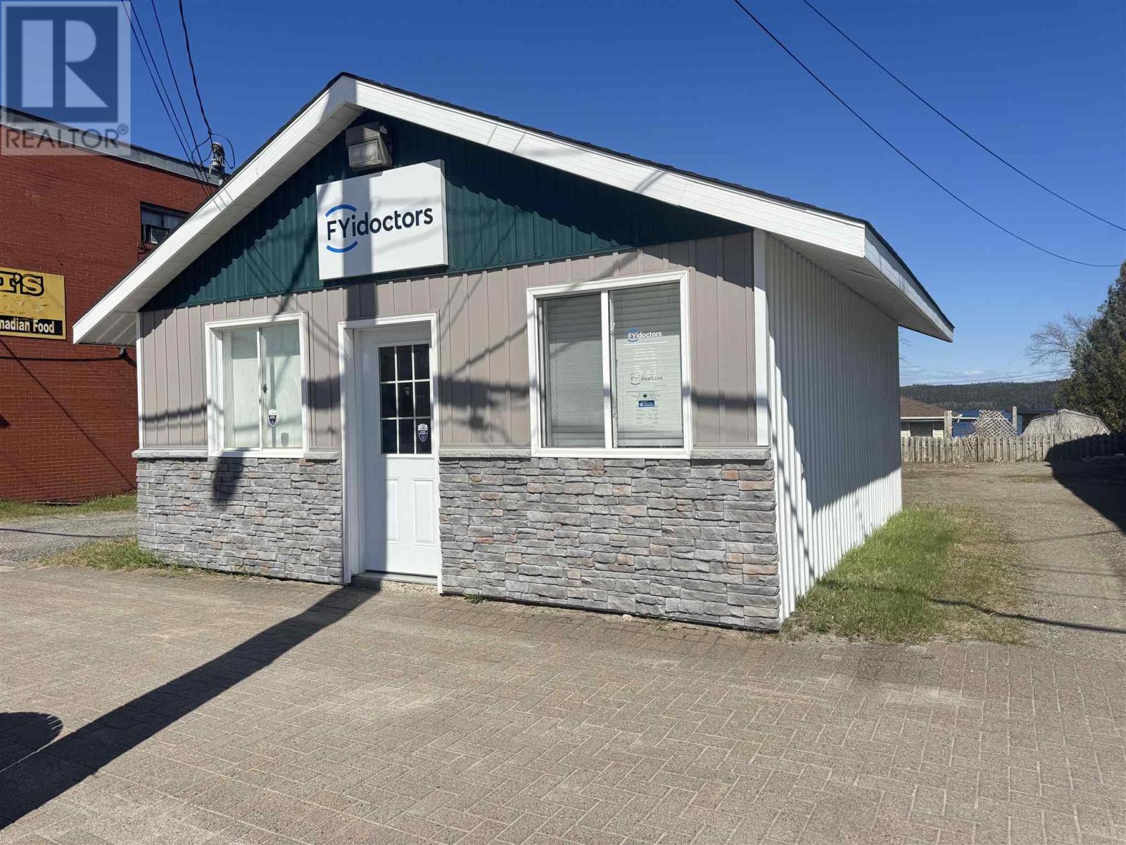 29 Broadway Ave, Wawa, Ontario  P0S 1K0 - Photo 1 - SM260616
