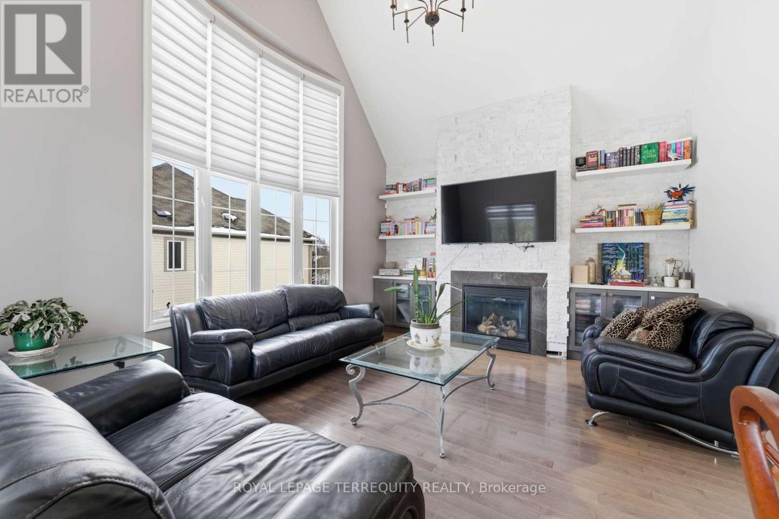 10 Culham Trail, Wasaga Beach, Ontario L9Z 0C6 - Photo 4 - S12828964