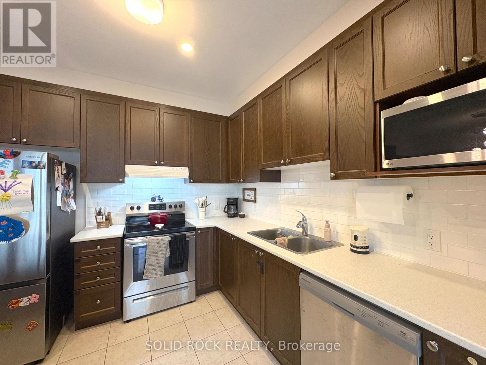 719 Derreen Avenue, Ottawa, Ontario K2S 2Y9 - Photo 12 - X13167762