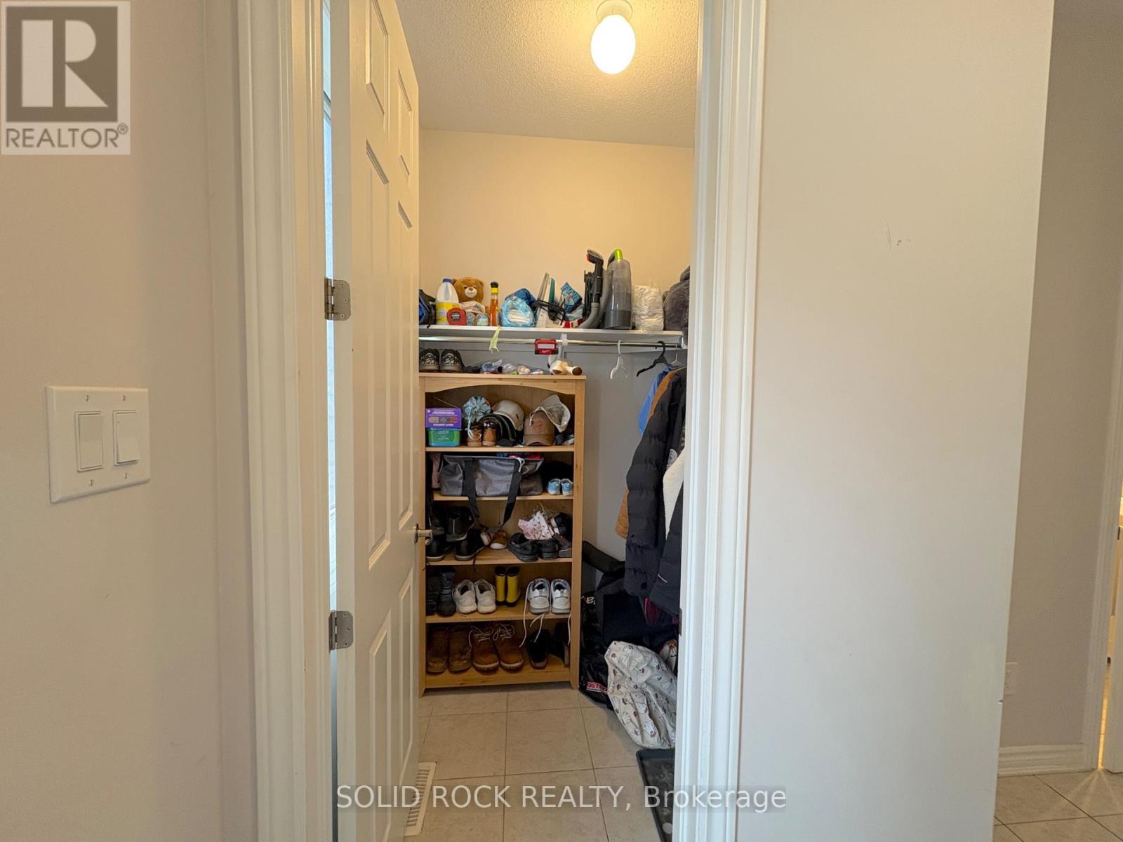 719 Derreen Avenue, Ottawa, Ontario K2S 2Y9 - Photo 4 - X13167762